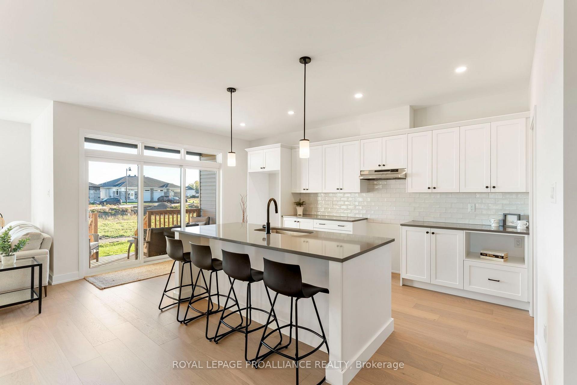 Photo 18 of 1057 Moore Street, Brockville, Brockville — HOMEH