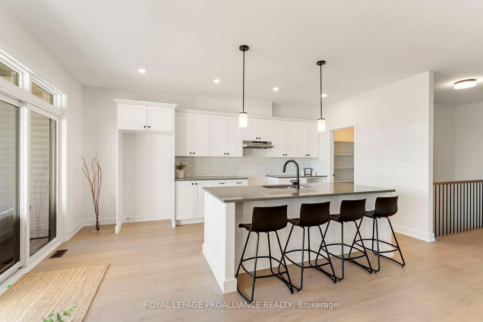 Photo 20 of 1057 Moore Street, Brockville, Brockville — HOMEH