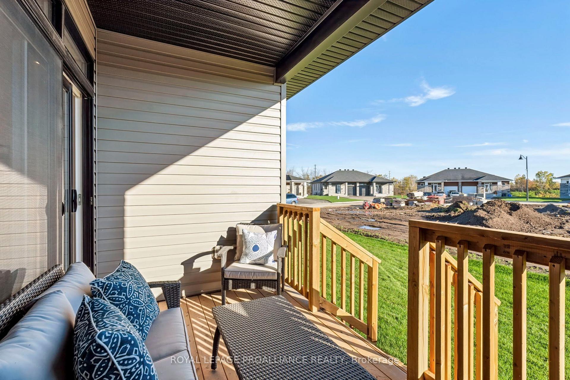 Photo 35 of 1057 Moore Street, Brockville, Brockville — HOMEH
