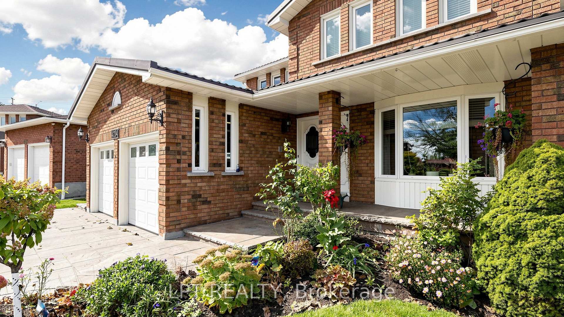 Photo 3 of 4204 Starlight Crescent, Mississauga, Rathwood — HOMEH