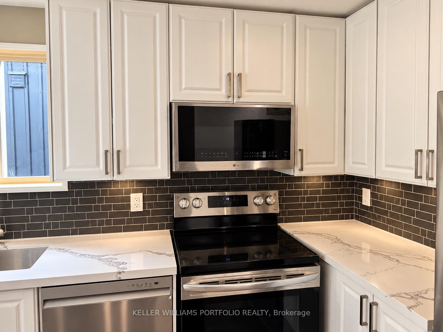 Photo 11 of 19 Kelvin Avenue, Toronto, East End-Danforth — HOMEH