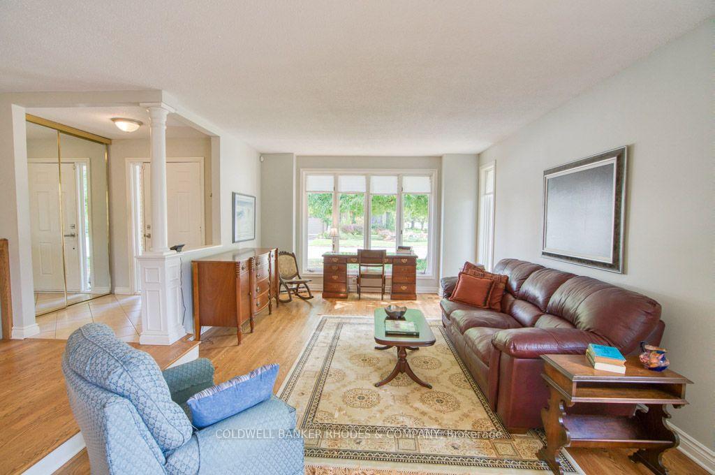 Photo 5 of 34 Gavin Street, Ottawa, Mooneys Bay/Riverside Park — HOMEH