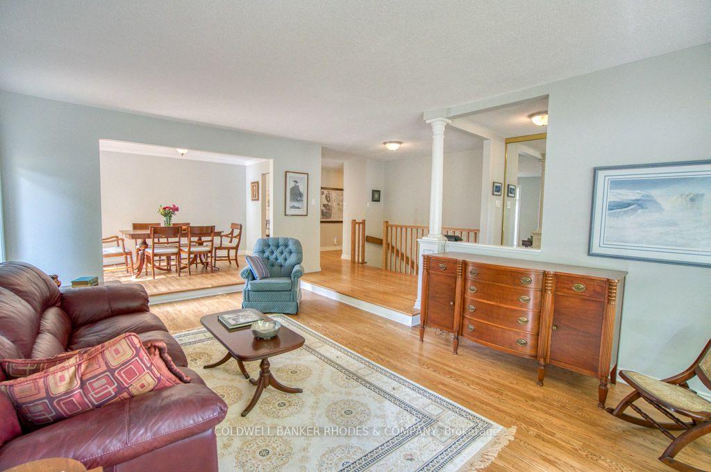 Photo 6 of 34 Gavin Street, Ottawa, Mooneys Bay/Riverside Park — HOMEH