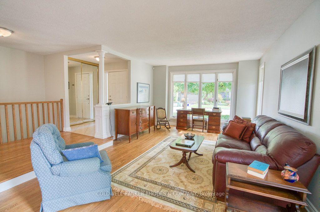 Photo 7 of 34 Gavin Street, Ottawa, Mooneys Bay/Riverside Park — HOMEH