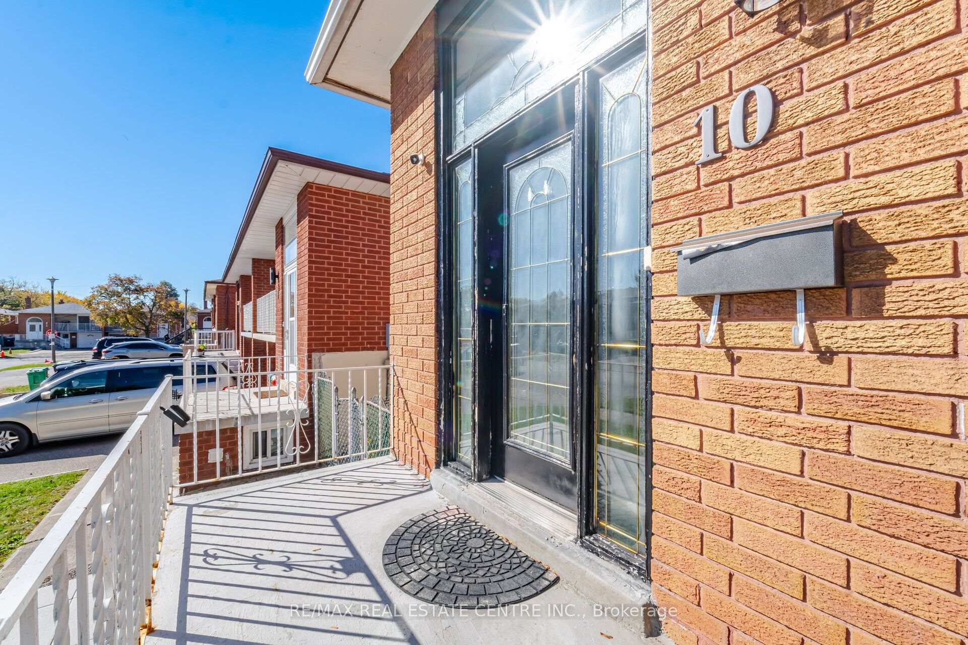 Photo 7 of 10 Major Oaks Drive, Brampton, Madoc — HOMEH