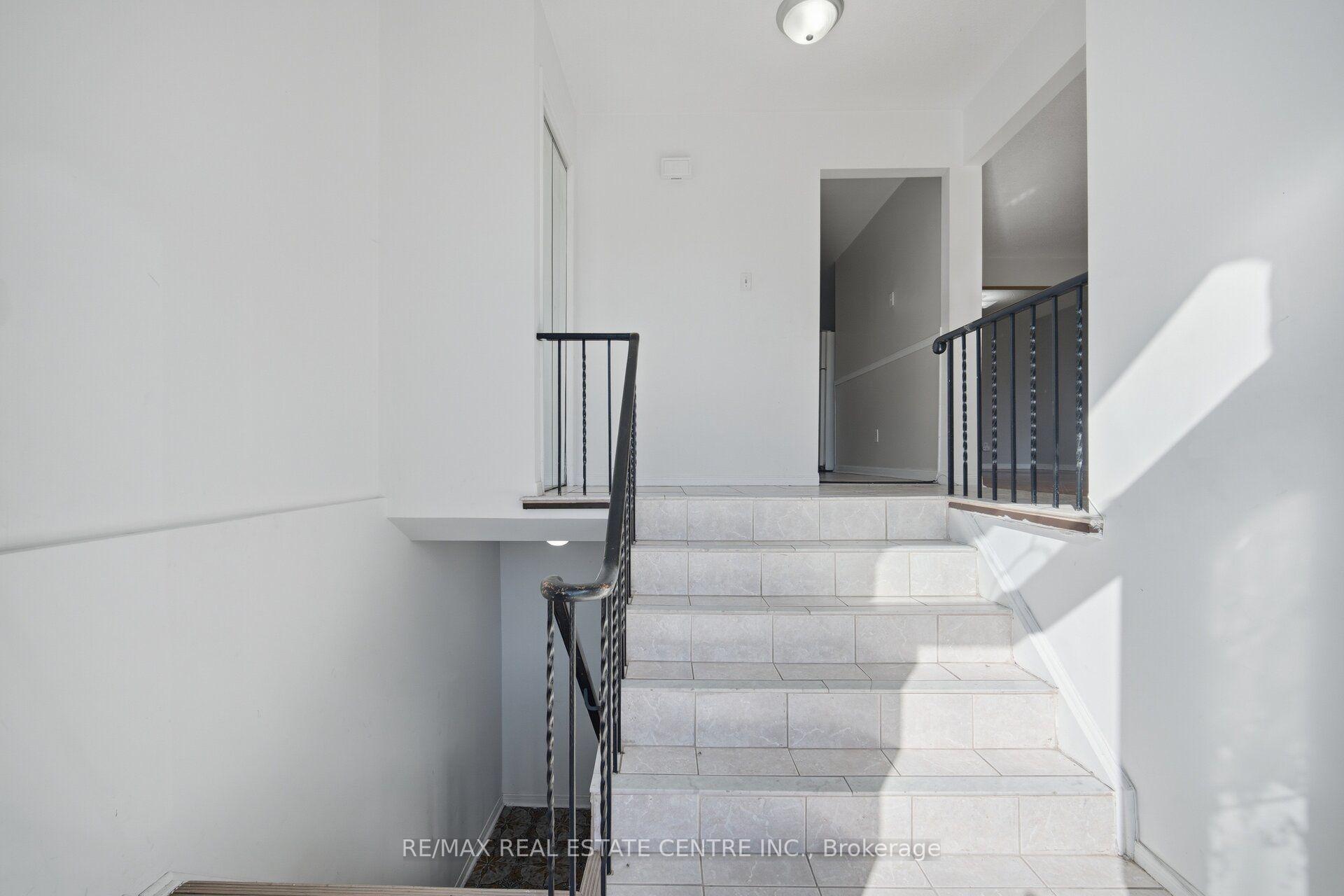 Photo 9 of 10 Major Oaks Drive, Brampton, Madoc — HOMEH