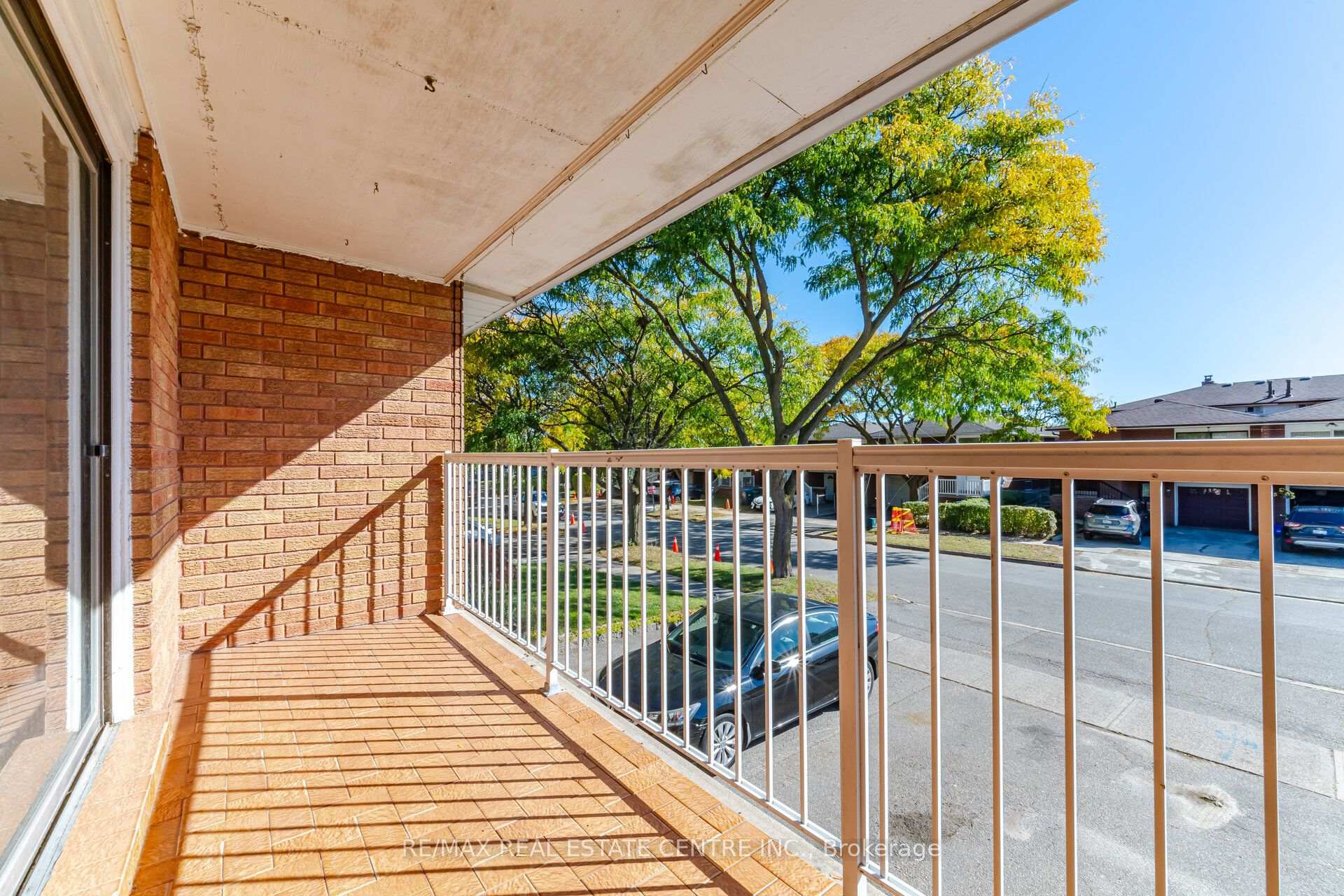 Photo 11 of 10 Major Oaks Drive, Brampton, Madoc — HOMEH