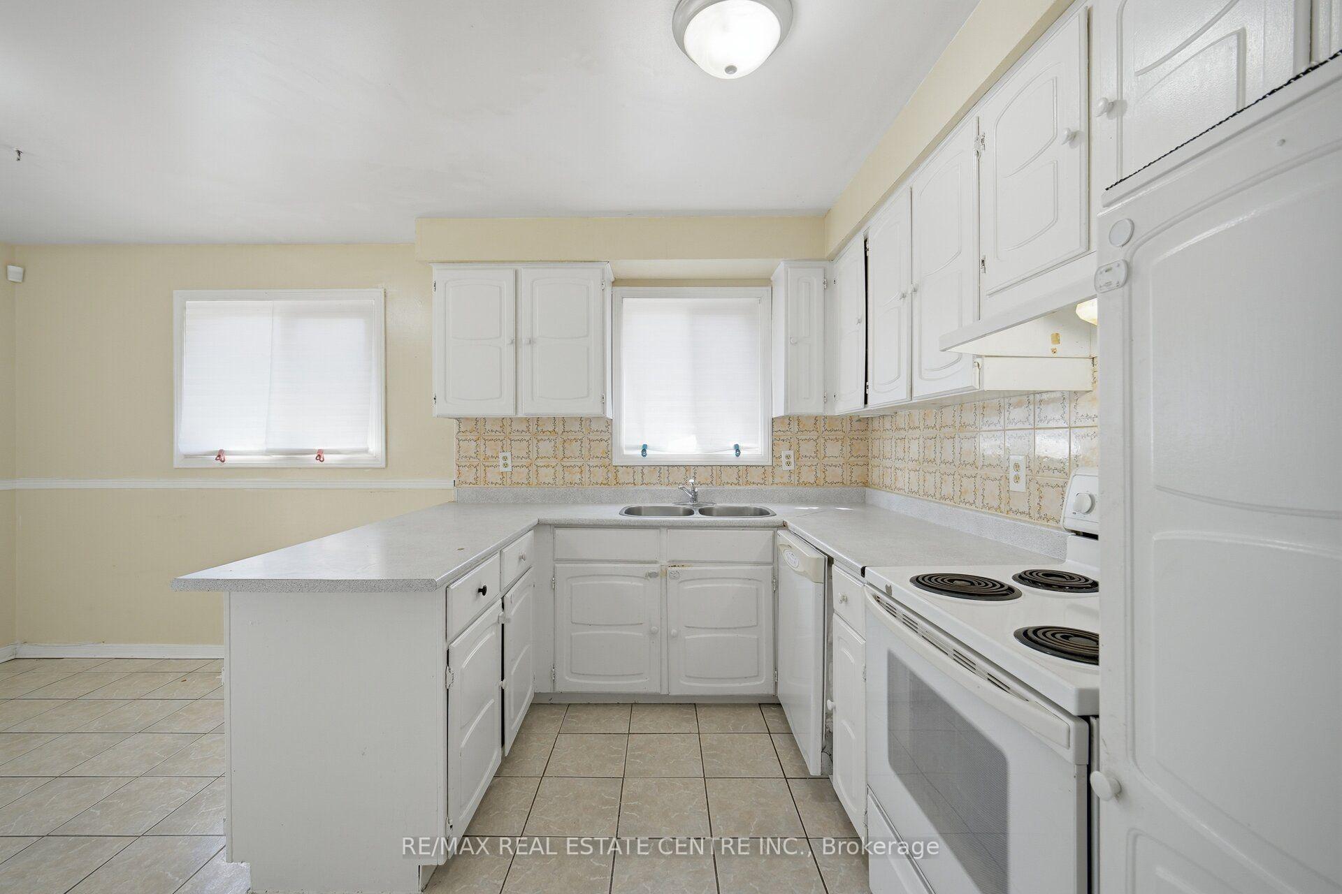 Photo 17 of 10 Major Oaks Drive, Brampton, Madoc — HOMEH