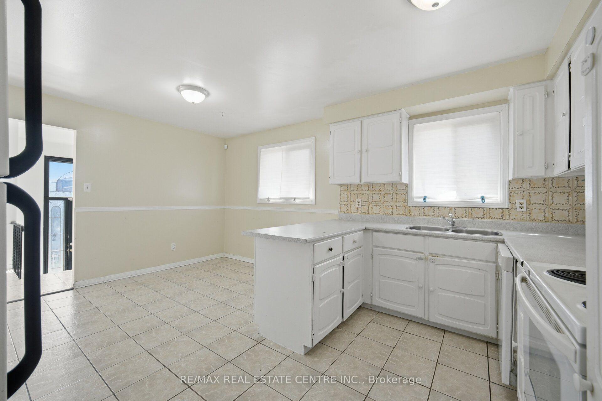 Photo 18 of 10 Major Oaks Drive, Brampton, Madoc — HOMEH