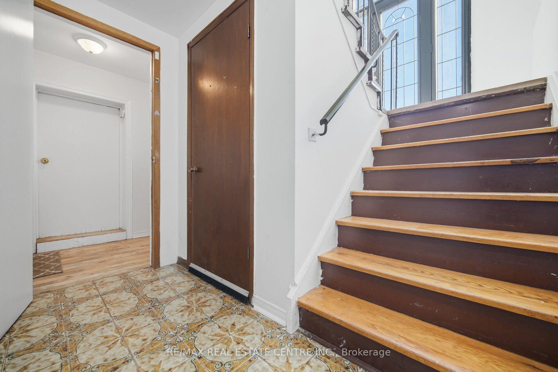 Photo 25 of 10 Major Oaks Drive, Brampton, Madoc — HOMEH