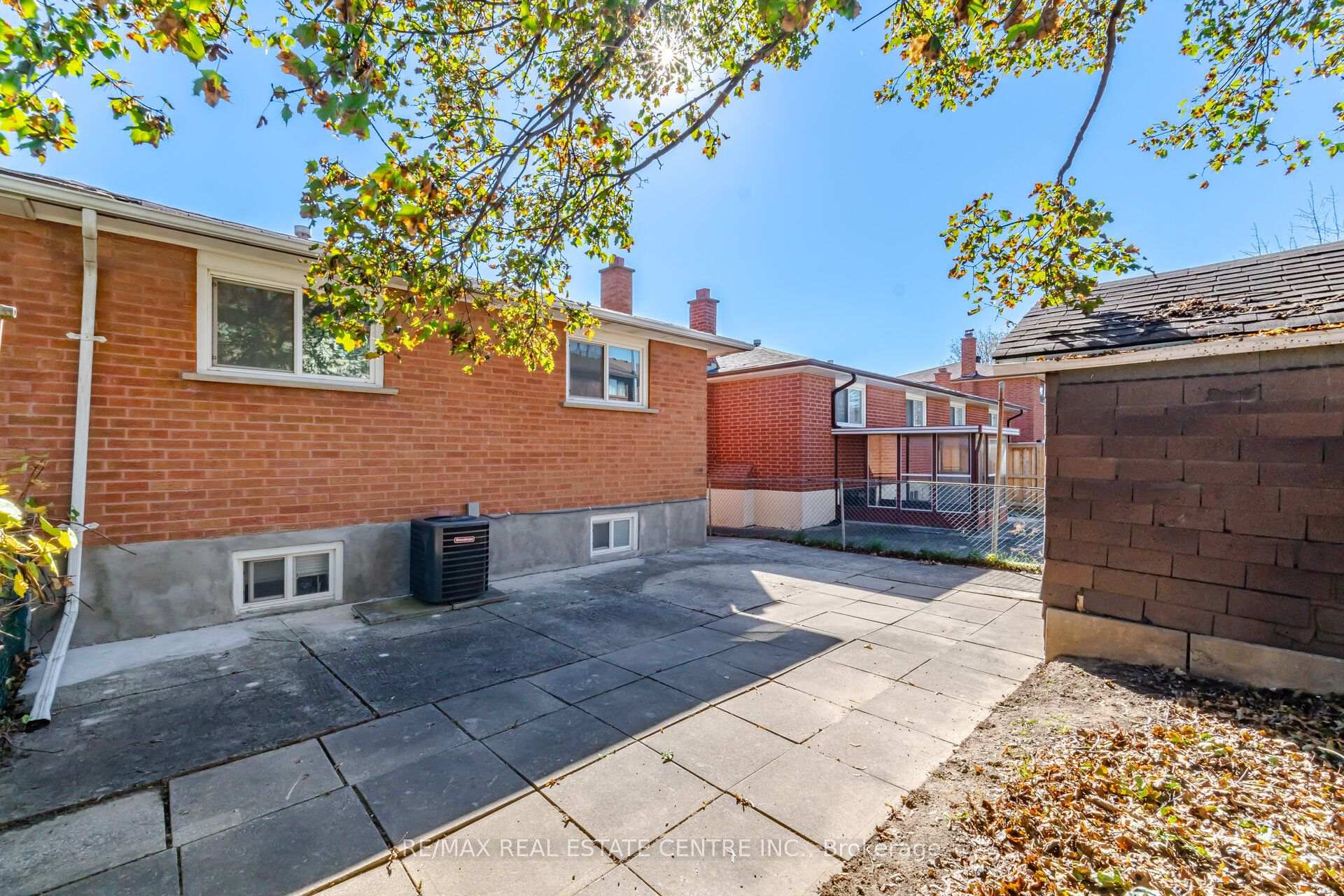 Photo 38 of 10 Major Oaks Drive, Brampton, Madoc — HOMEH