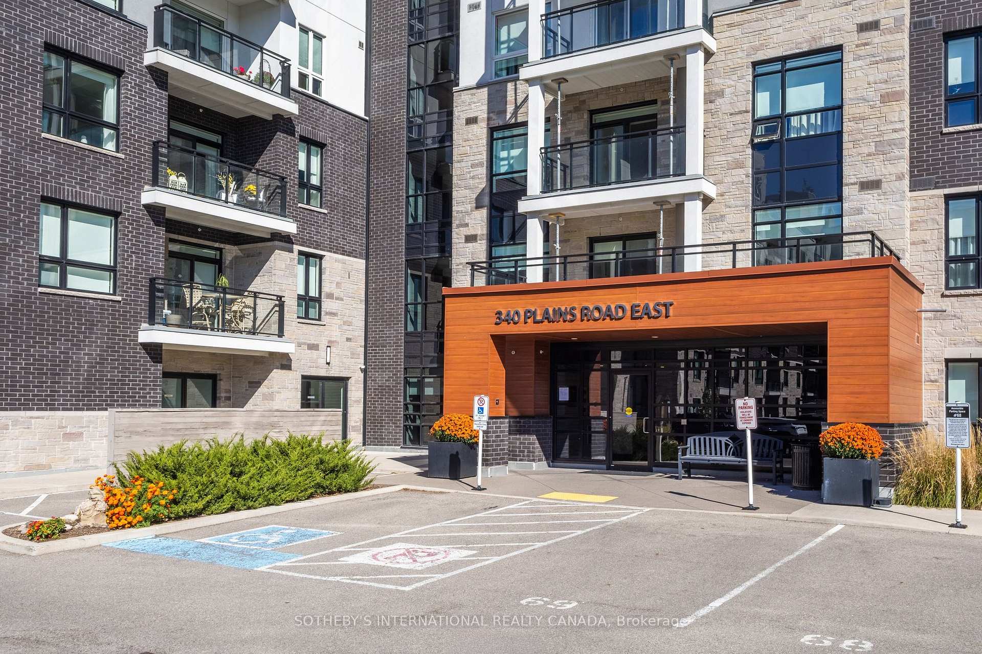 Photo 2 of Unit 608, 340 Plains Road E, Burlington, LaSalle — HOMEH