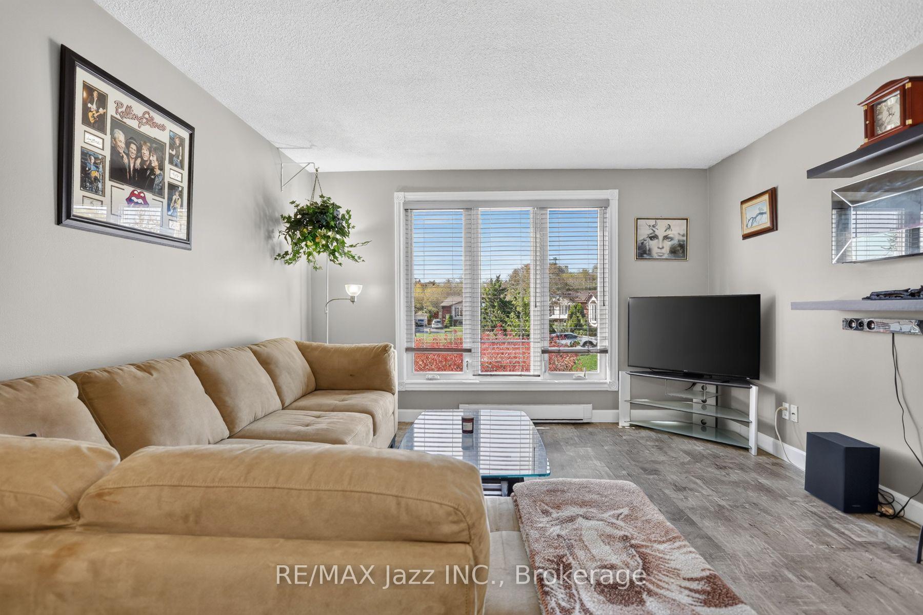 Photo 6 of 691 Attersley Drive, Oshawa, Pinecrest — HOMEH