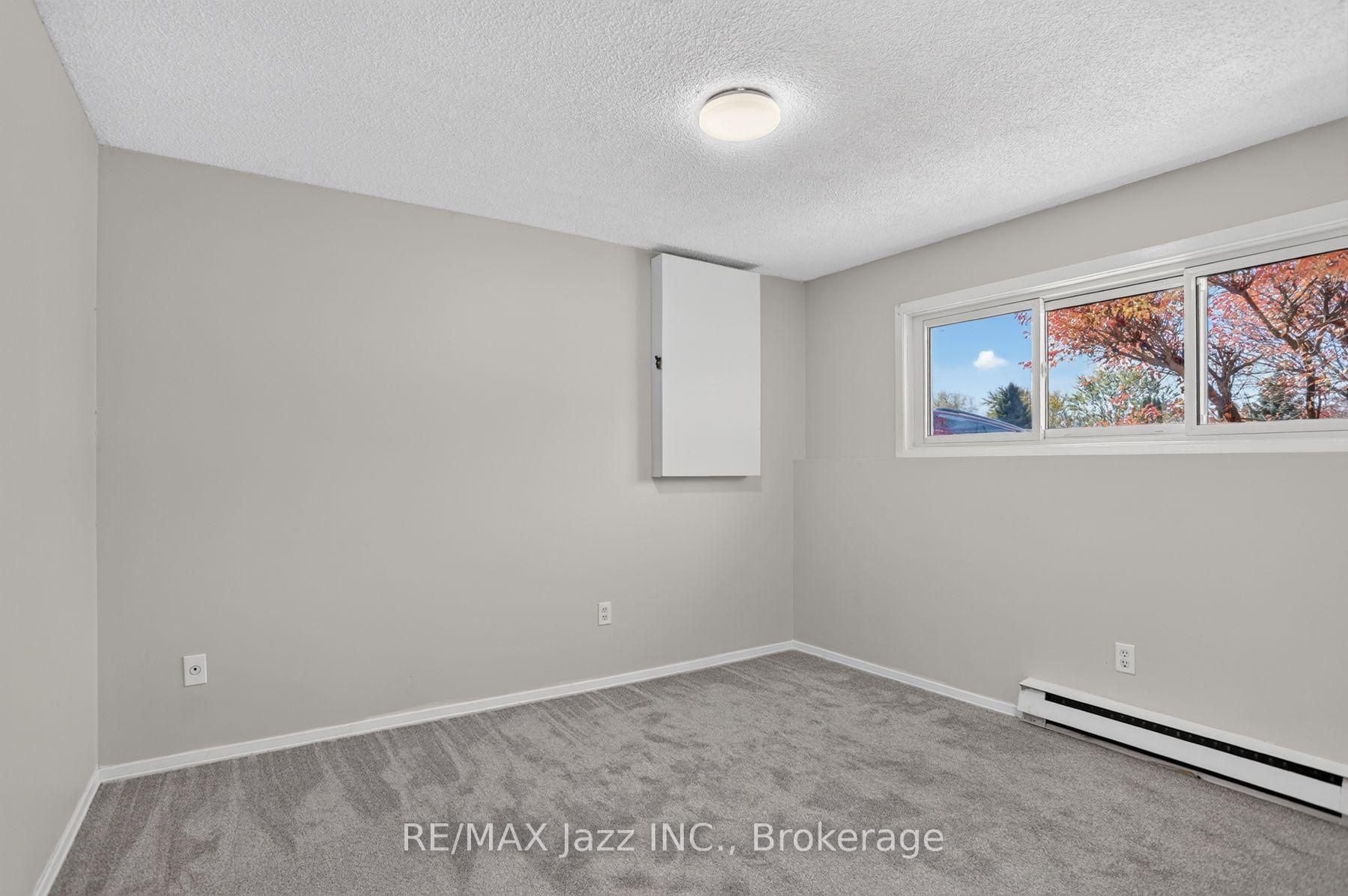 Photo 18 of 691 Attersley Drive, Oshawa, Pinecrest — HOMEH