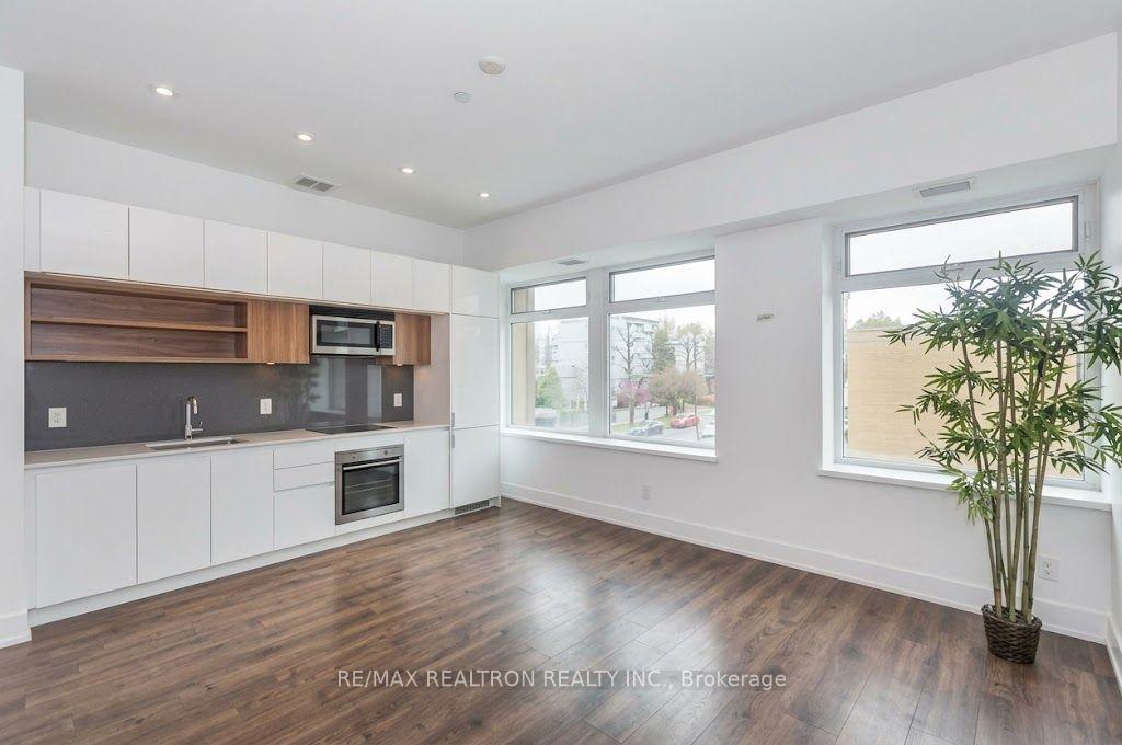 Photo 2 of Unit 627, 111 St Clair Avenue W, Toronto, Yonge-St. Clair — HOMEH