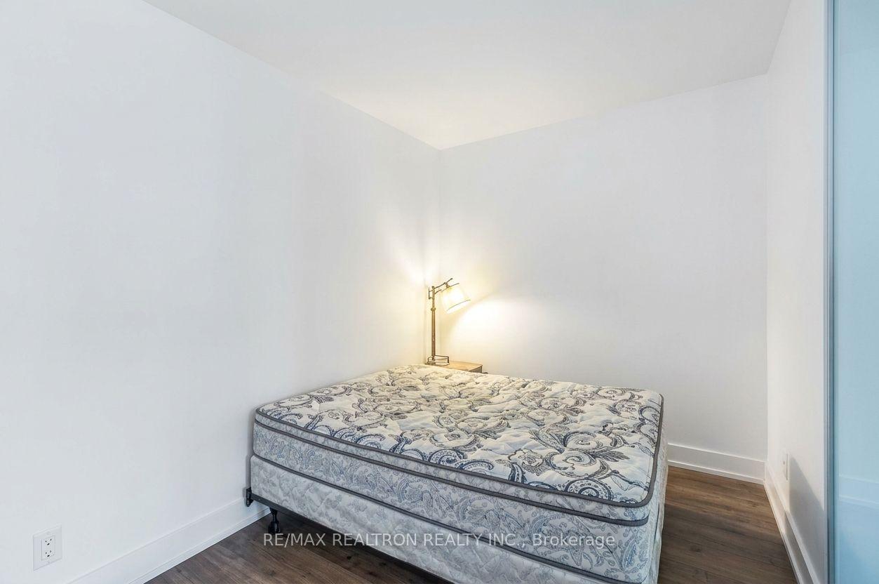 Photo 5 of Unit 627, 111 St Clair Avenue W, Toronto, Yonge-St. Clair — HOMEH
