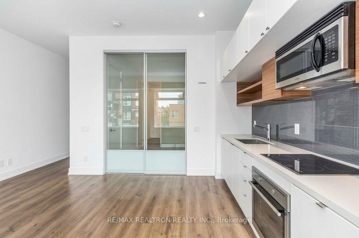 Photo 3 of Unit 627, 111 St Clair Avenue W, Toronto, Yonge-St. Clair — HOMEH