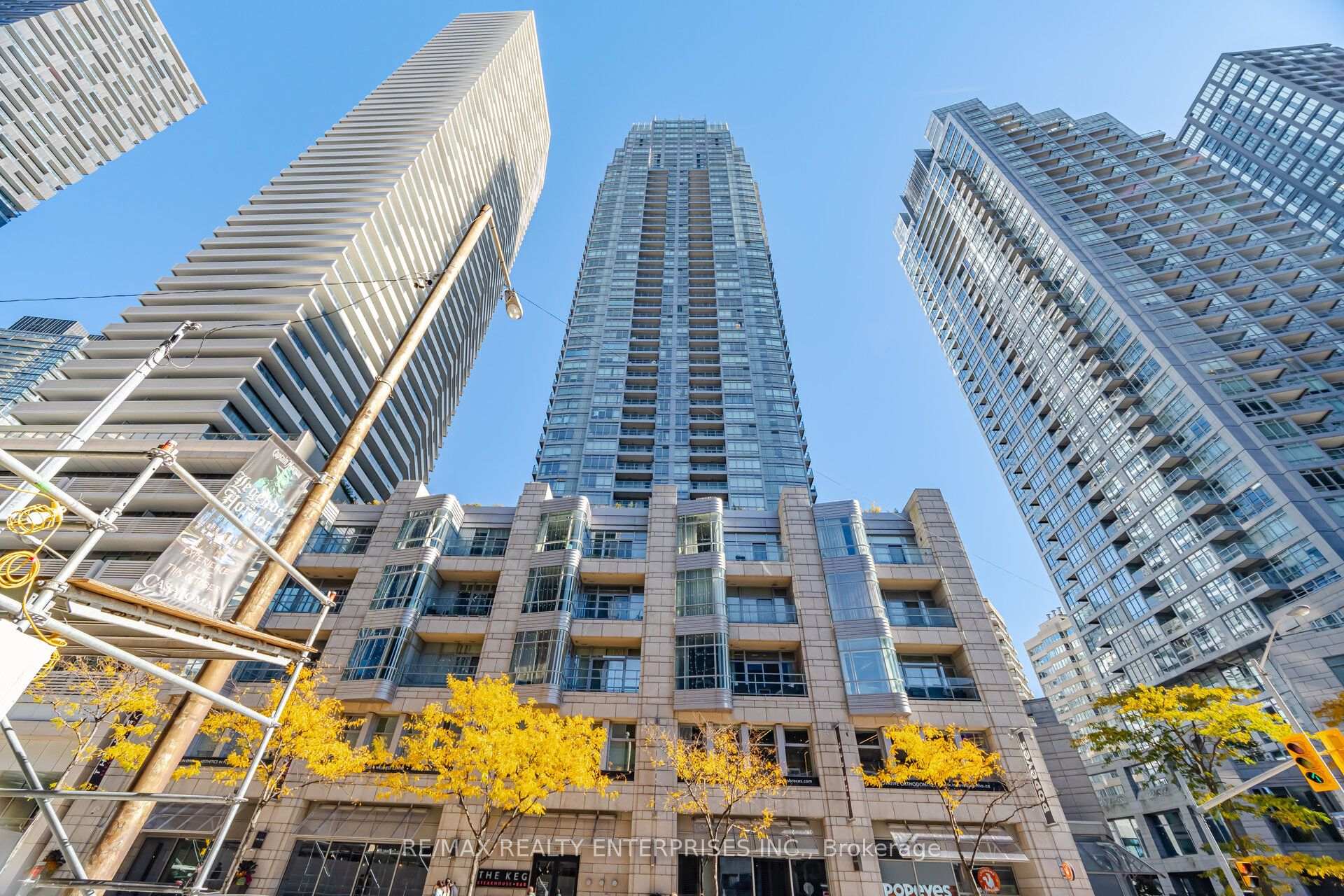 Photo 3 of Unit 4501, 2191 Yonge Street, Toronto, Mount Pleasant West — HOMEH