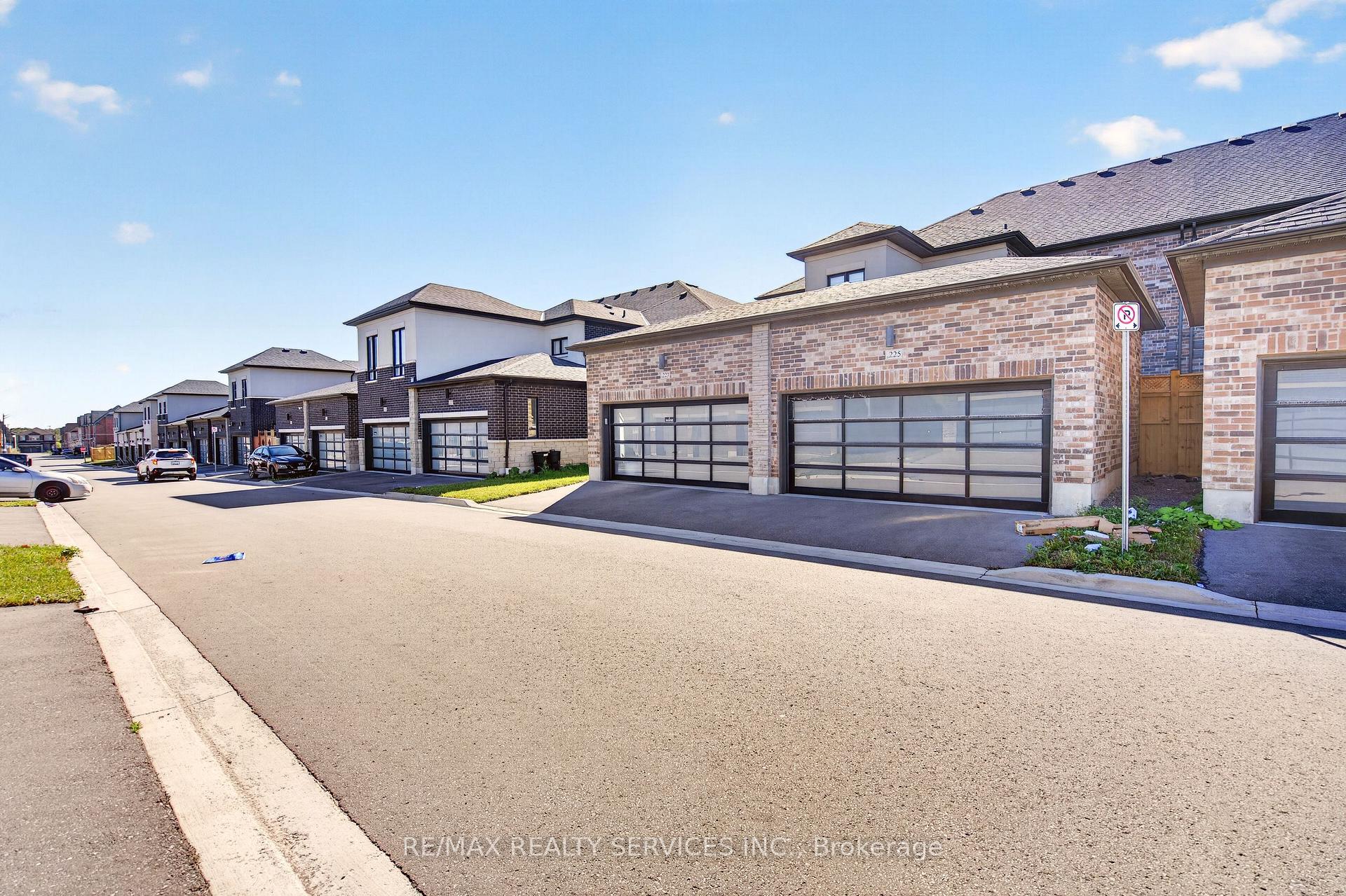 Photo 32 of 225 Coronation Road, Whitby, Rural Whitby — HOMEH