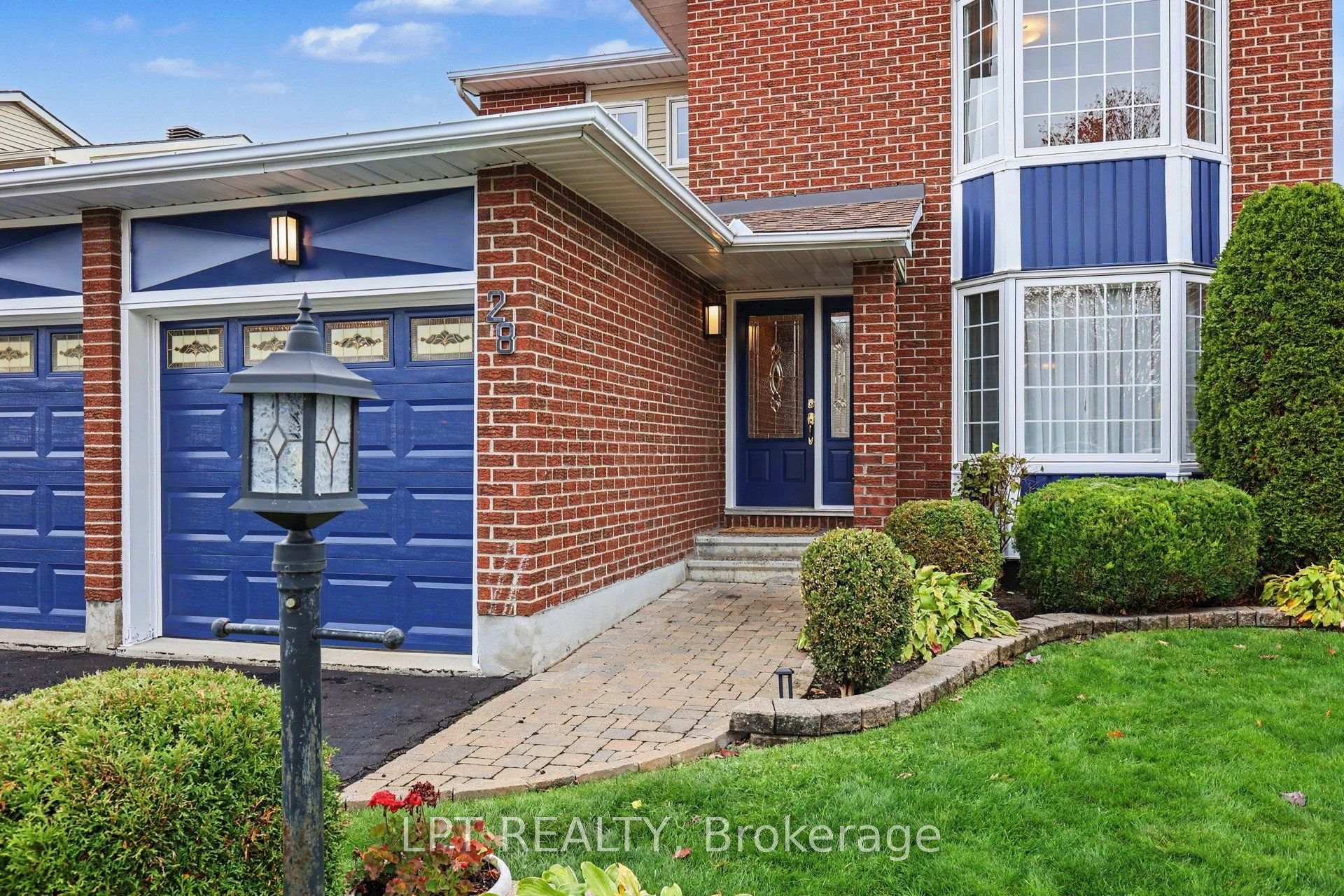 Photo 2 of 28 Meadow Glade Gardens, Ottawa, Centrepointe — HOMEH
