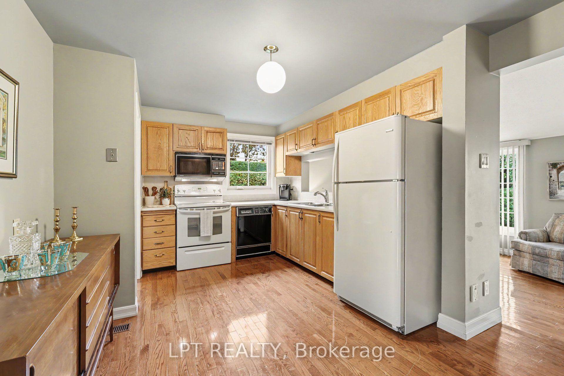 Photo 14 of 28 Meadow Glade Gardens, Ottawa, Centrepointe — HOMEH