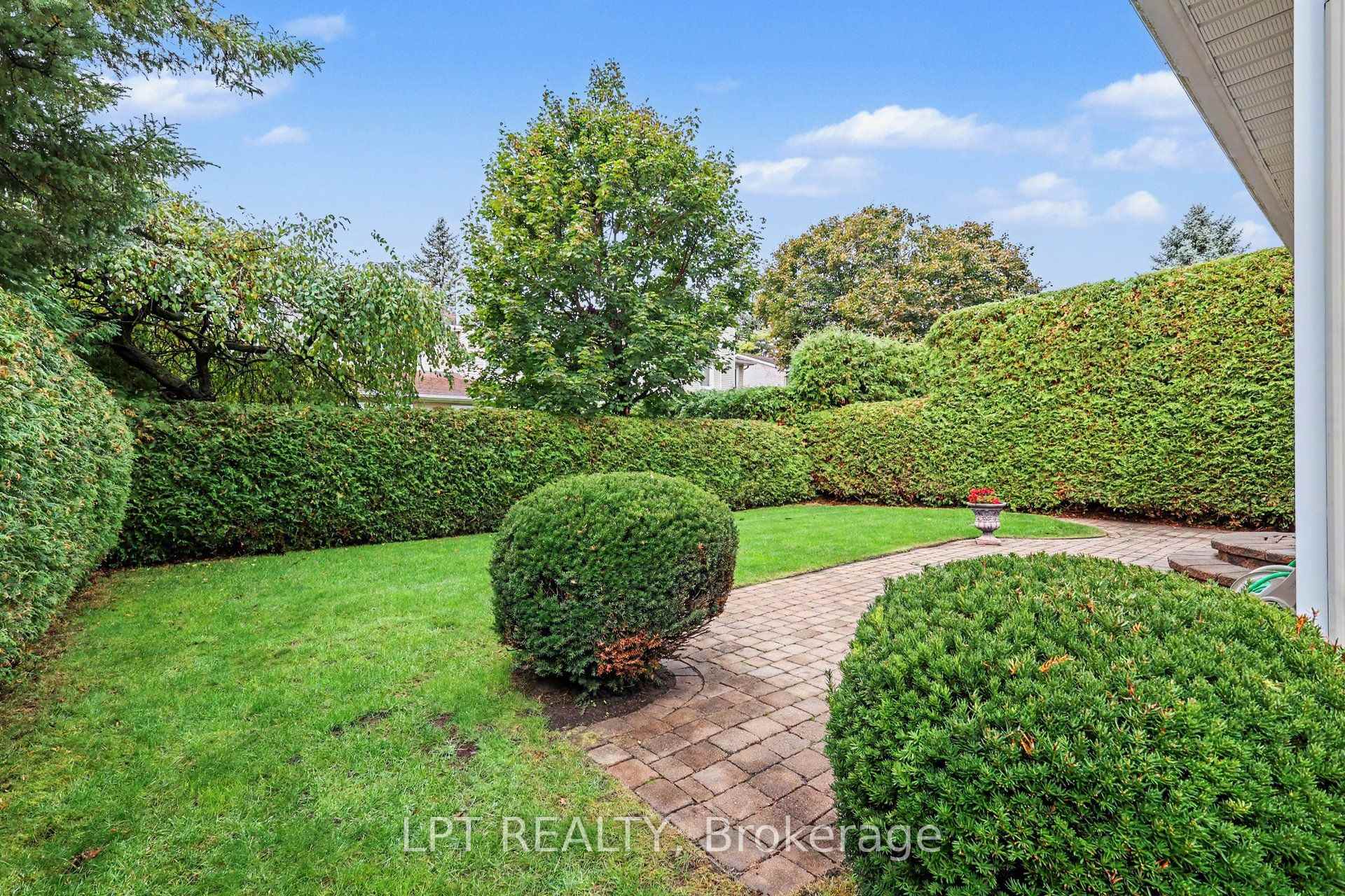 Photo 32 of 28 Meadow Glade Gardens, Ottawa, Centrepointe — HOMEH