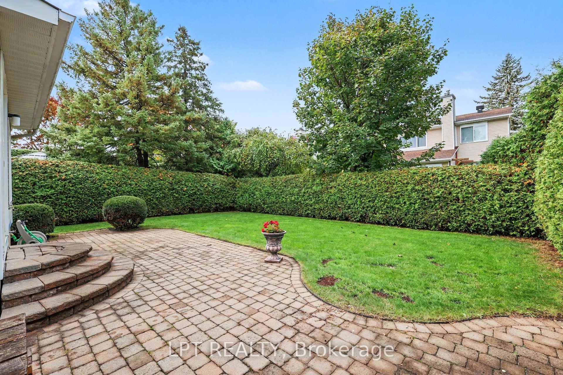 Photo 33 of 28 Meadow Glade Gardens, Ottawa, Centrepointe — HOMEH