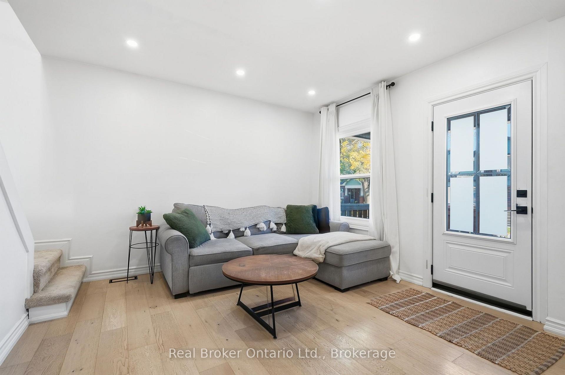 Photo 6 of 23 Barons Avenue N, Hamilton, Homeside — HOMEH