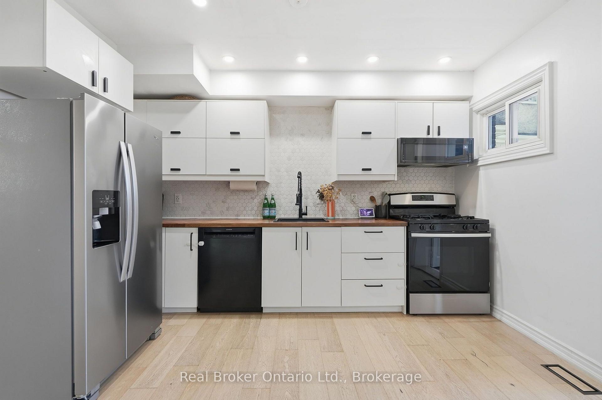 Photo 12 of 23 Barons Avenue N, Hamilton, Homeside — HOMEH