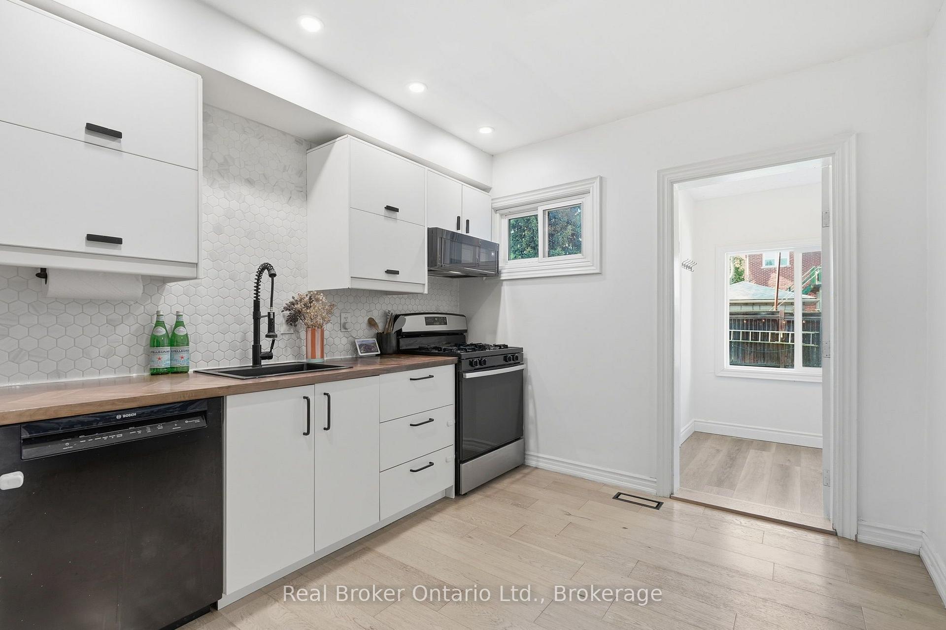 Photo 13 of 23 Barons Avenue N, Hamilton, Homeside — HOMEH
