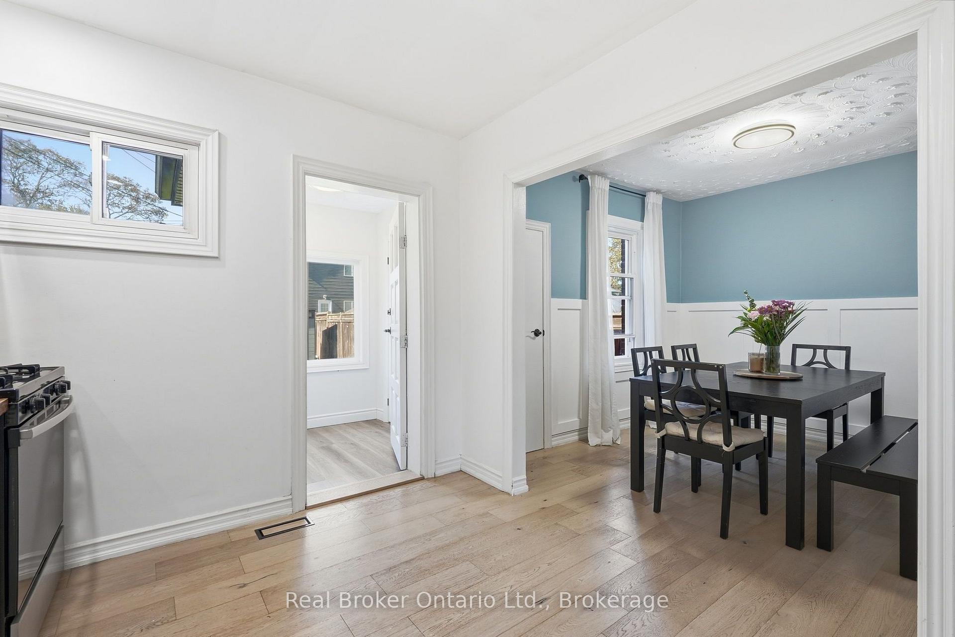 Photo 16 of 23 Barons Avenue N, Hamilton, Homeside — HOMEH