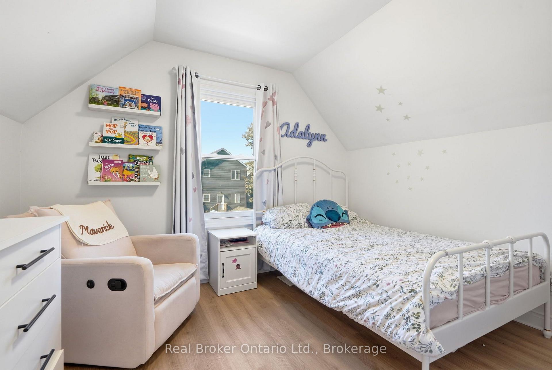 Photo 19 of 23 Barons Avenue N, Hamilton, Homeside — HOMEH