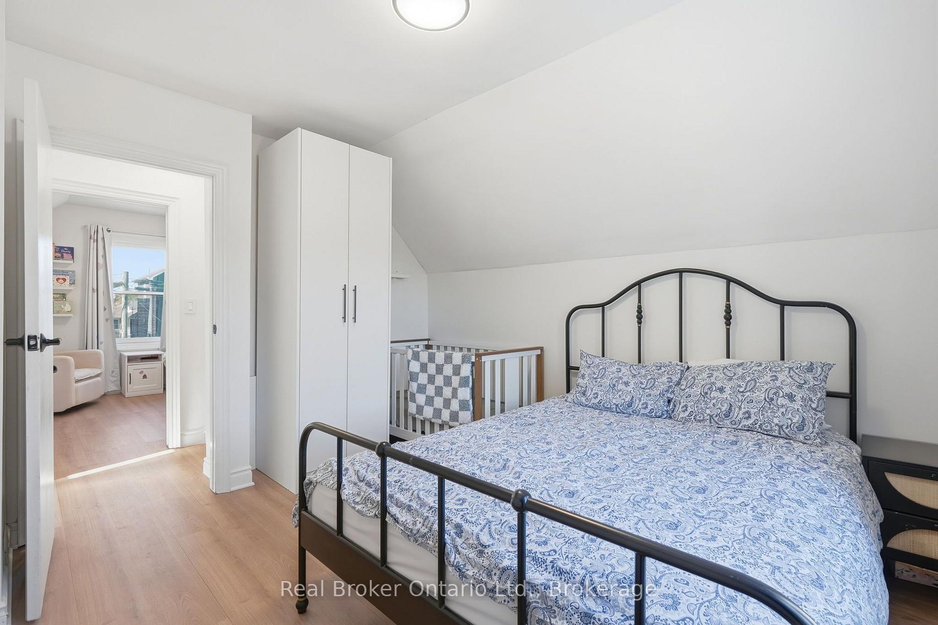 Photo 22 of 23 Barons Avenue N, Hamilton, Homeside — HOMEH