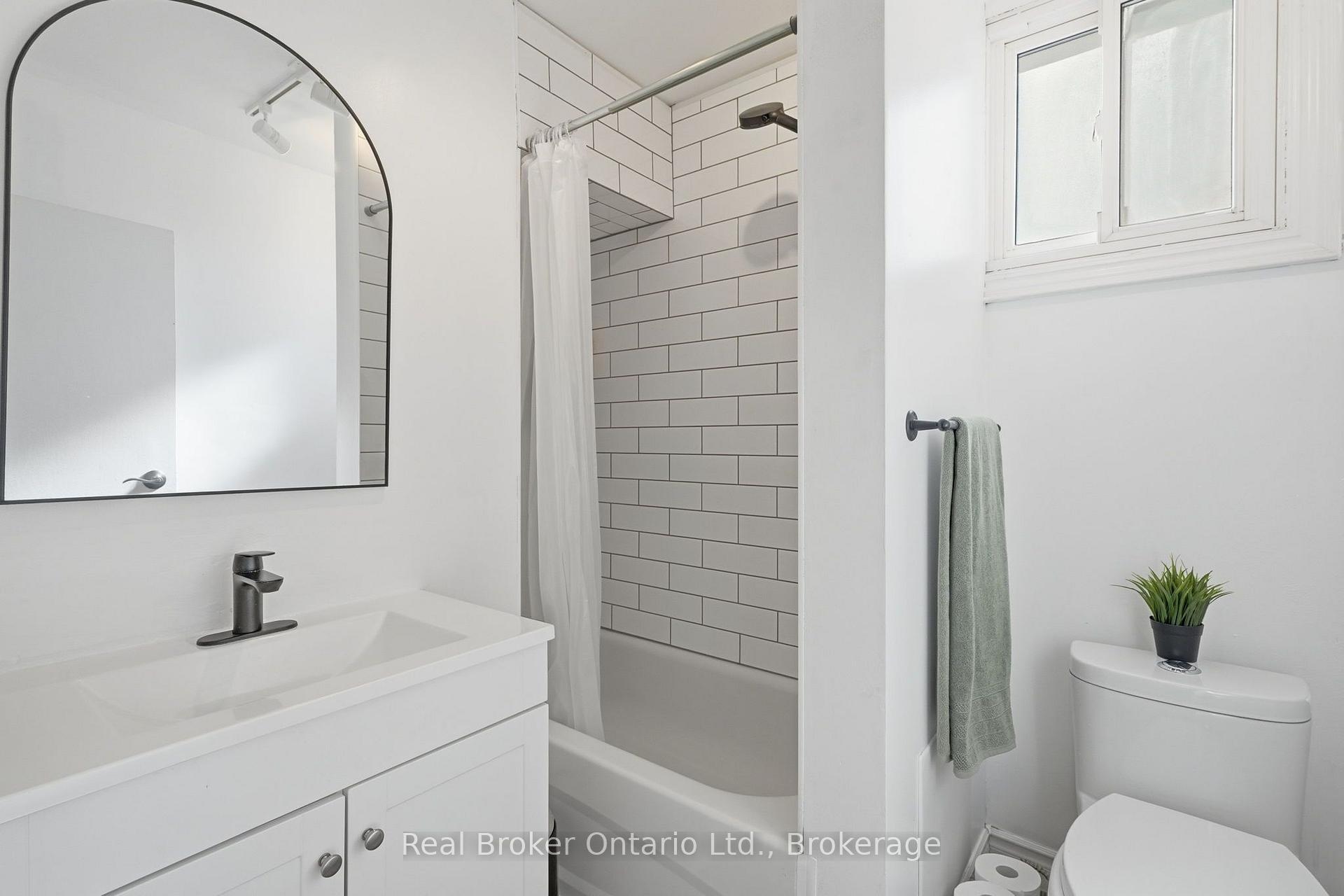 Photo 24 of 23 Barons Avenue N, Hamilton, Homeside — HOMEH