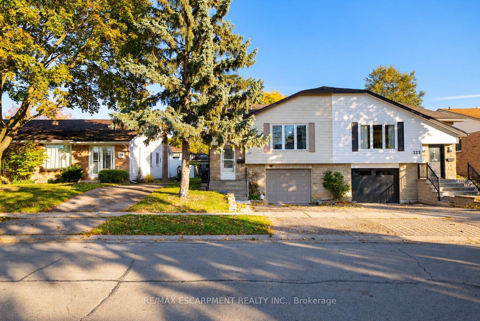 Front of 121 Ashgrove Avenue