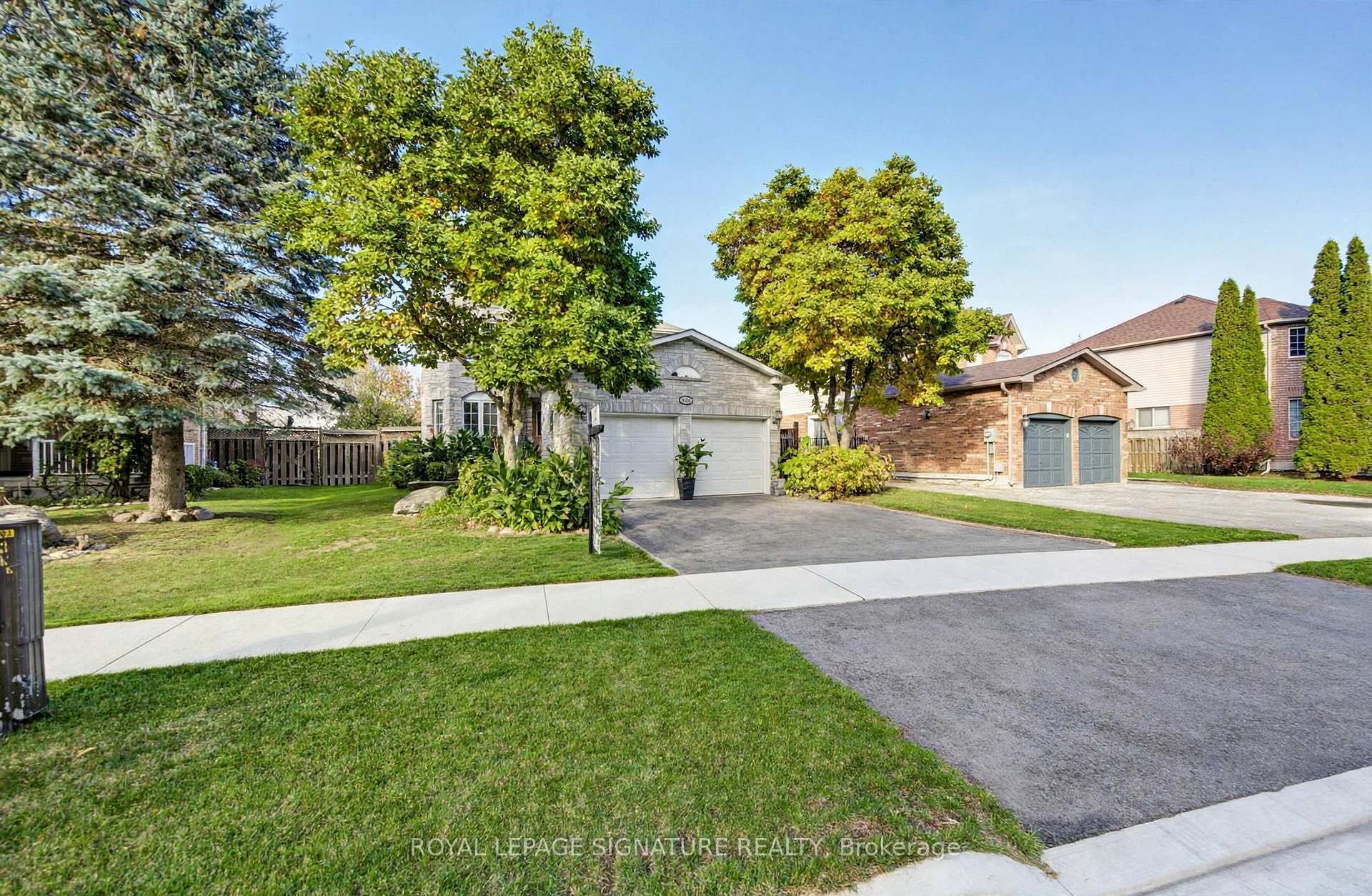Photo 2 of 1180 Oriole Crescent, Innisfil, Alcona — HOMEH