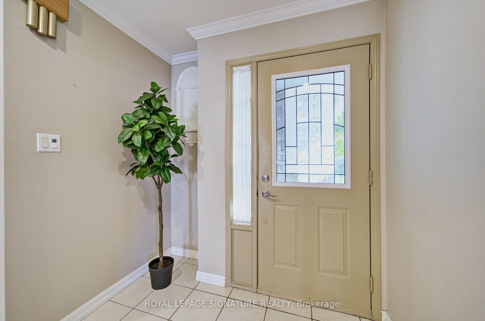 Photo 5 of 1180 Oriole Crescent, Innisfil, Alcona — HOMEH