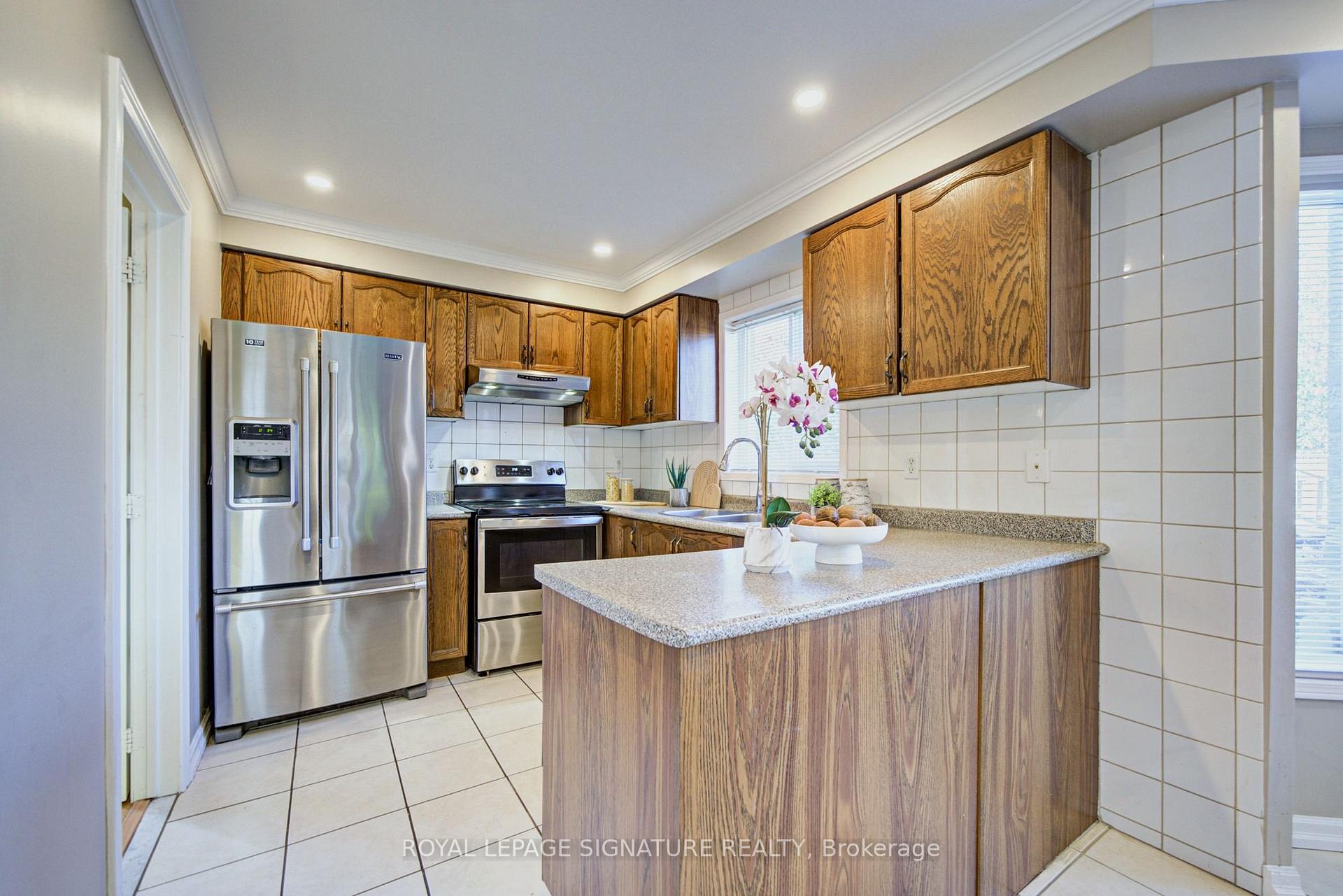 Photo 15 of 1180 Oriole Crescent, Innisfil, Alcona — HOMEH