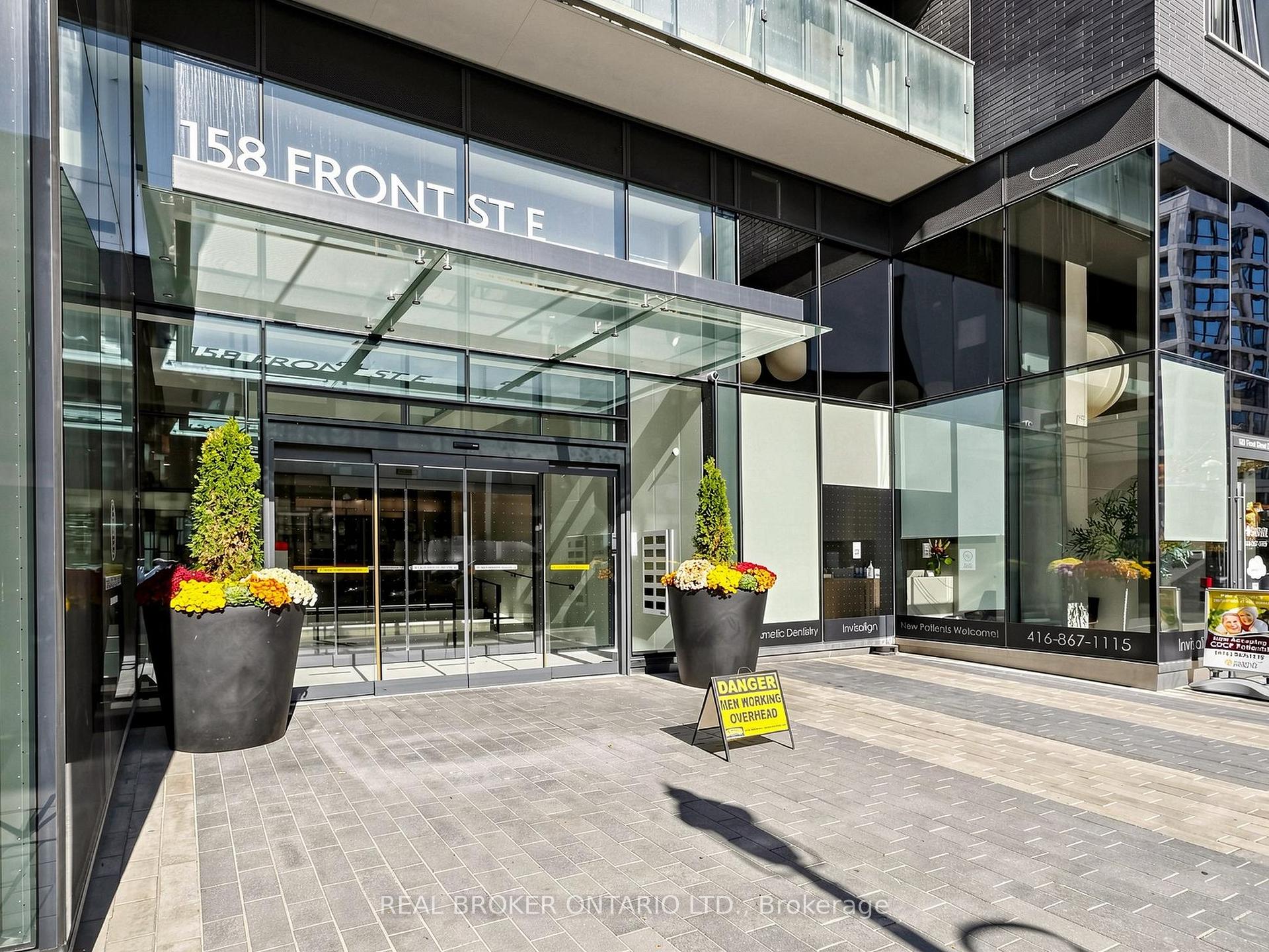 Photo 3 of Unit 816, 158 Front Street E, Toronto, Moss Park — HOMEH
