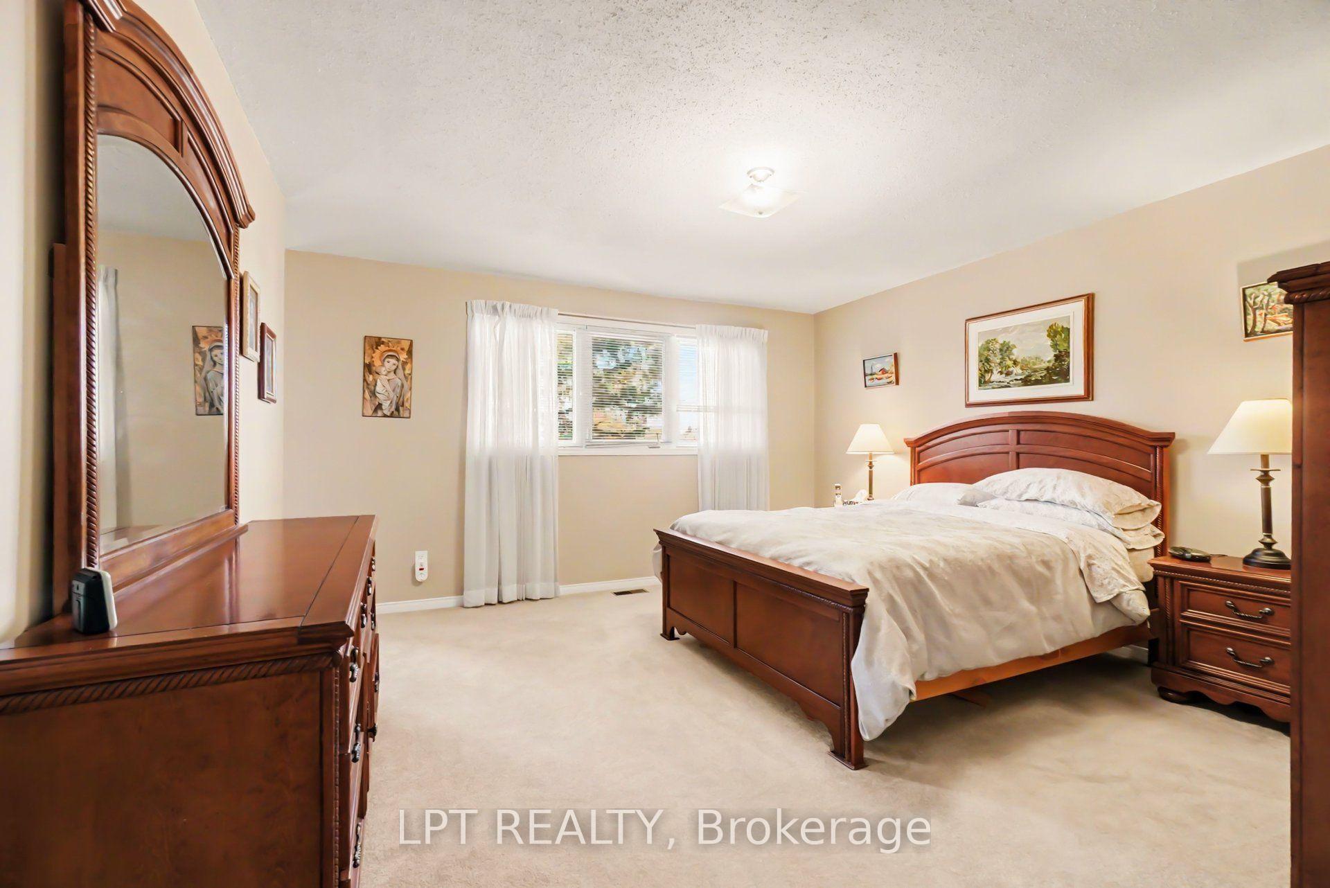 Photo 22 of 24 Belleview Drive, Ottawa, Kanata - Katimavik — HOMEH