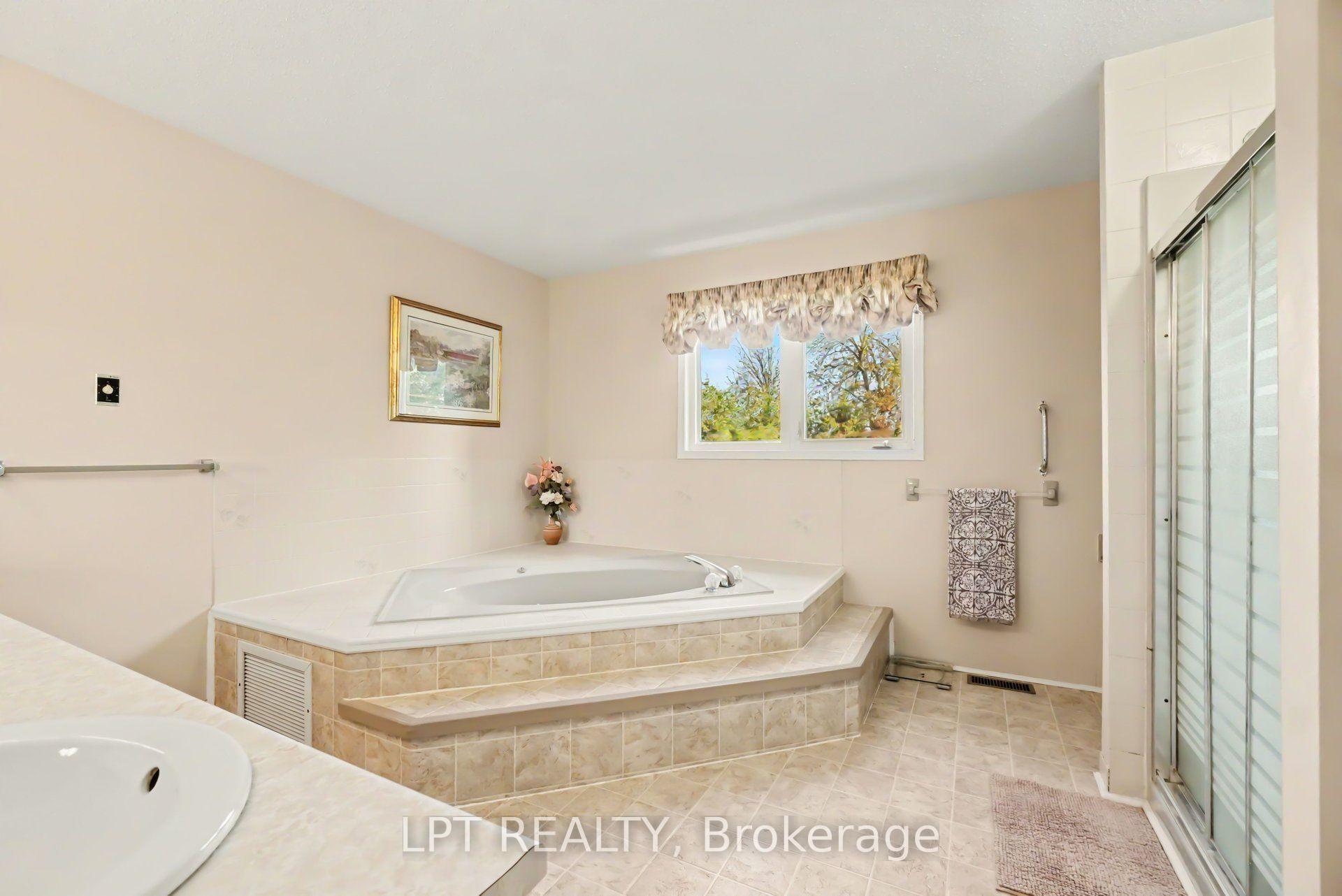 Photo 25 of 24 Belleview Drive, Ottawa, Kanata - Katimavik — HOMEH