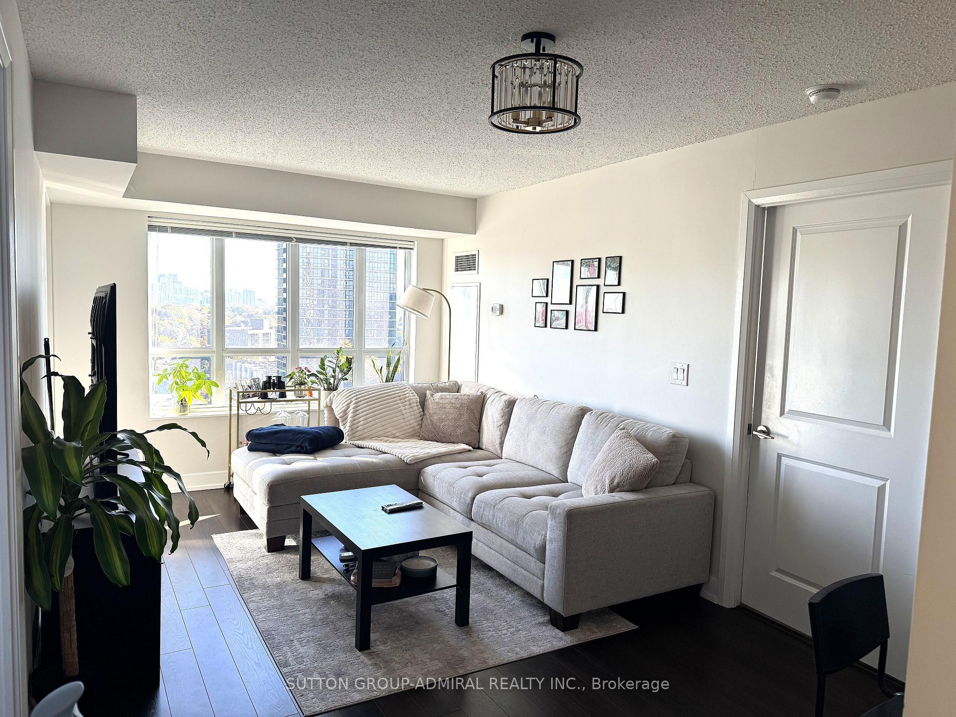 Photo 9 of Unit 1026, 2 Eva Road E, Etobicoke, Etobicoke West Mall — HOMEH