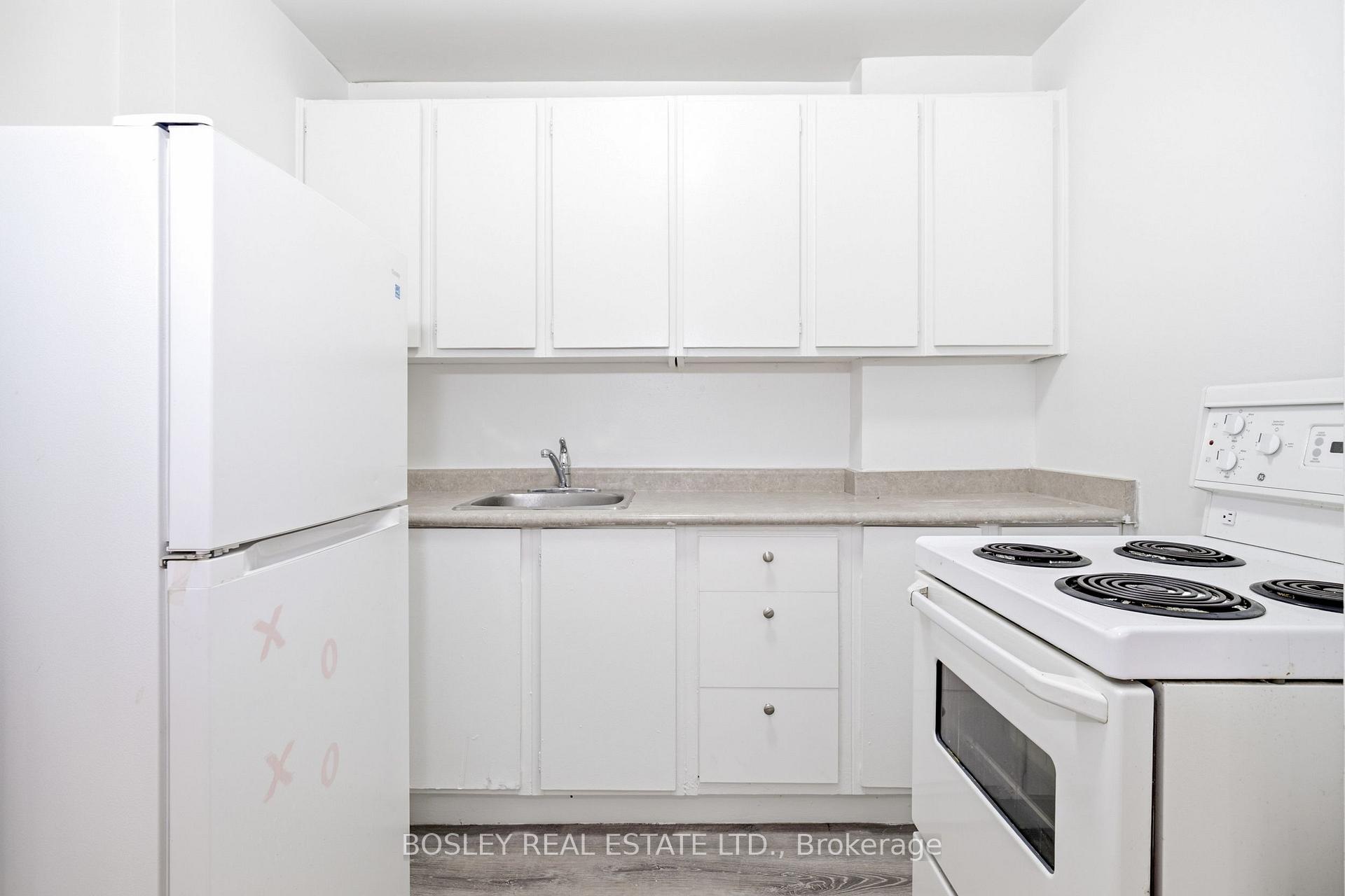 Photo 8 of Unit 805, 85 Lawton Boulevard, Toronto, Yonge-St. Clair — HOMEH