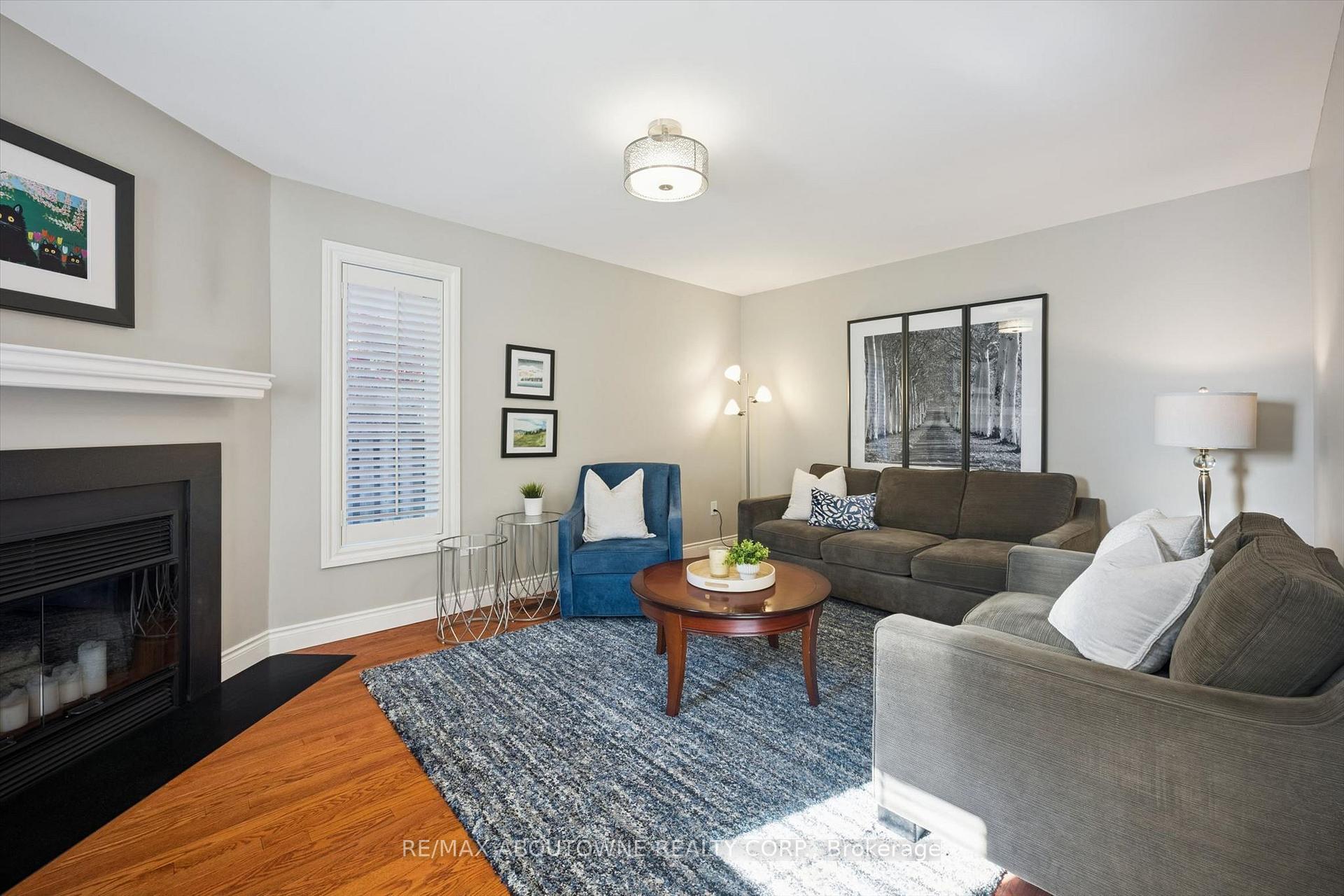 Photo 9 of 2086 Sprucedale Drive, Oakville, River Oaks — HOMEH