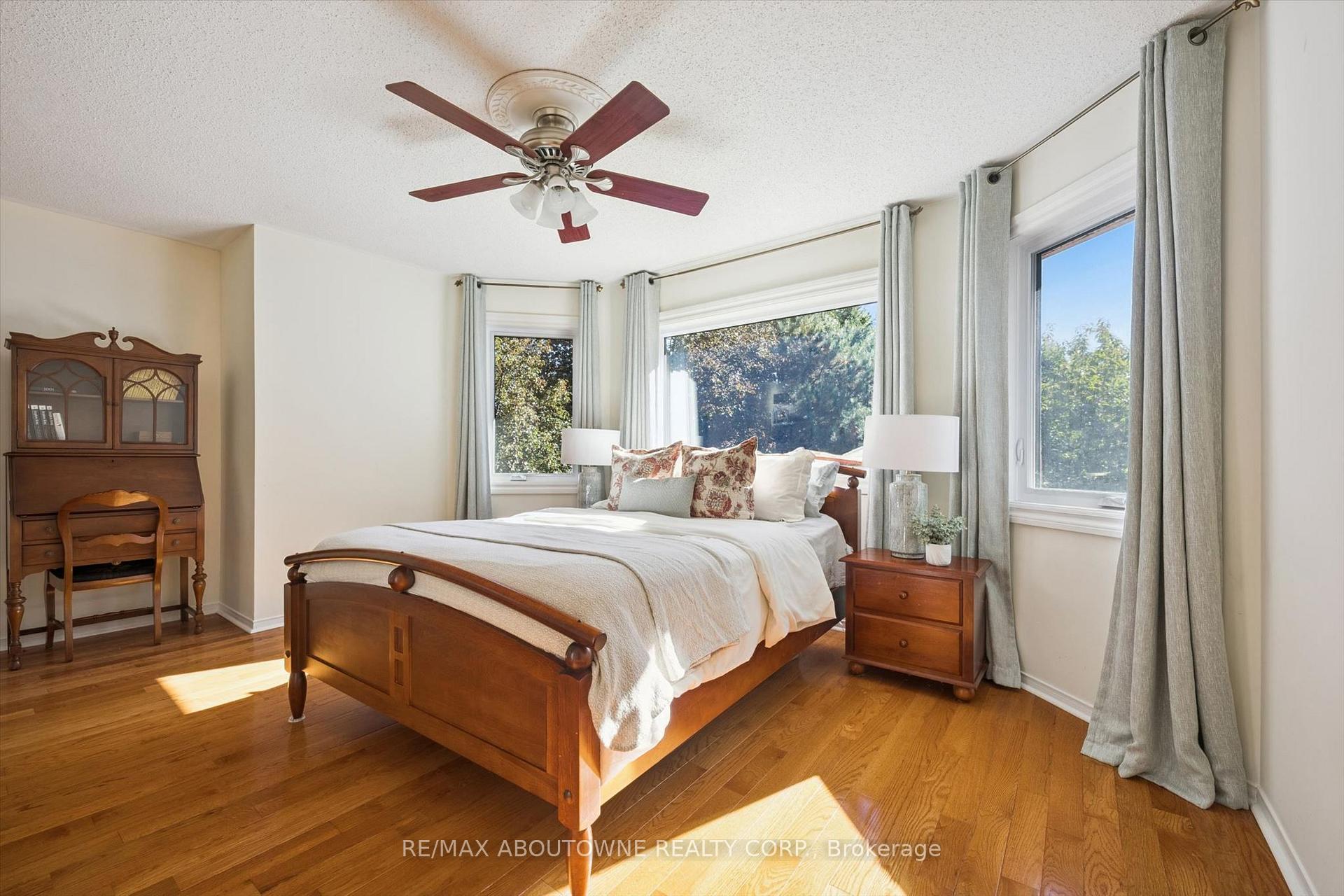 Photo 22 of 2086 Sprucedale Drive, Oakville, River Oaks — HOMEH