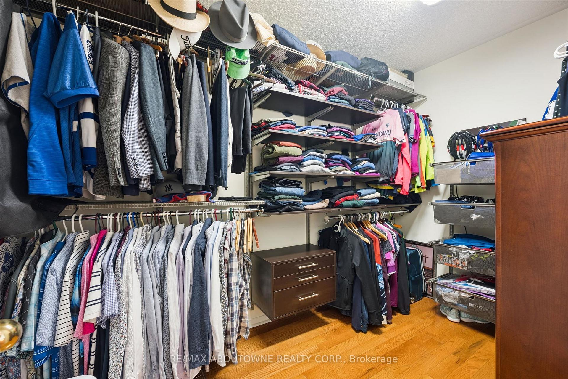 Photo 24 of 2086 Sprucedale Drive, Oakville, River Oaks — HOMEH