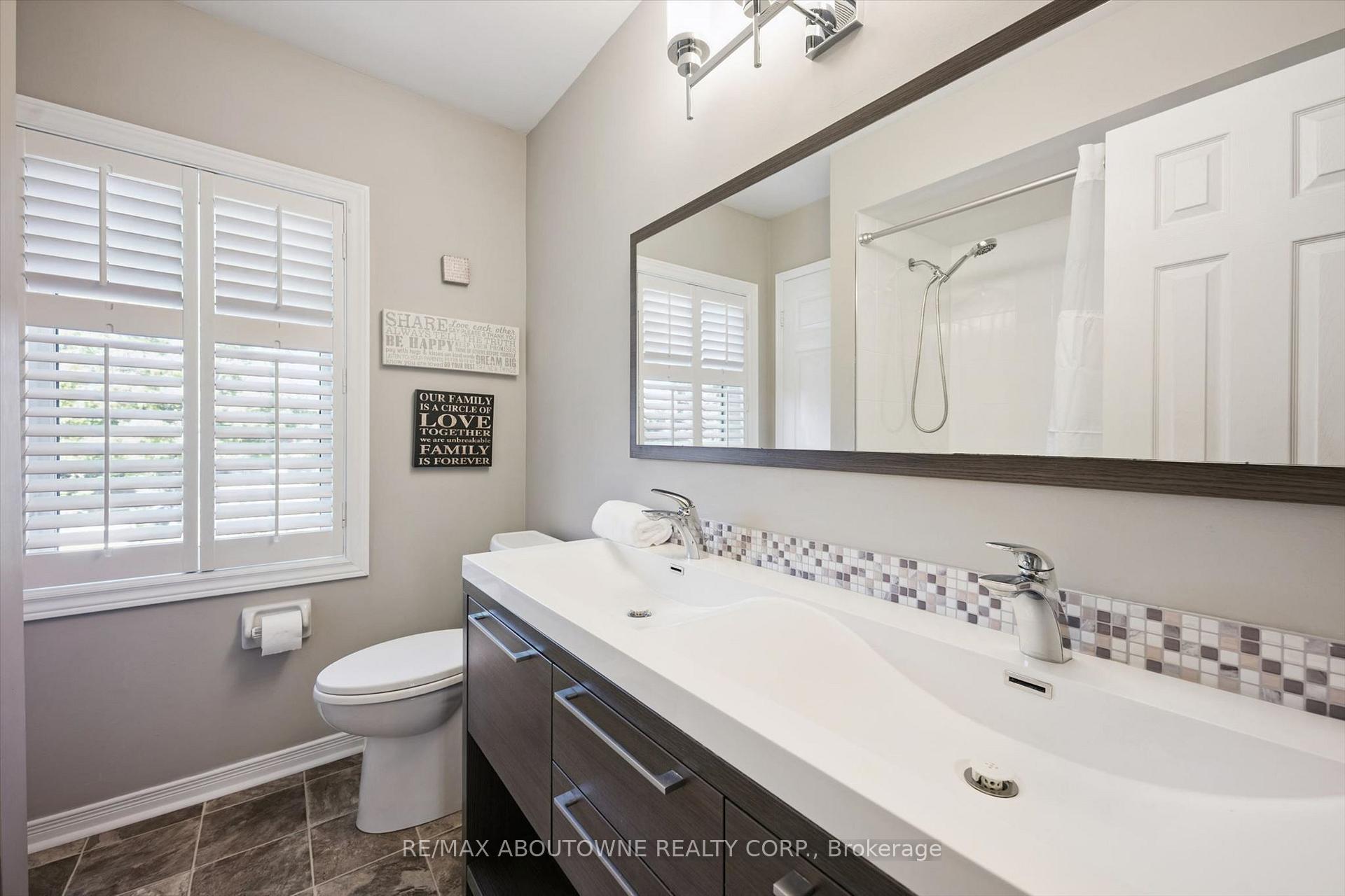 Photo 31 of 2086 Sprucedale Drive, Oakville, River Oaks — HOMEH
