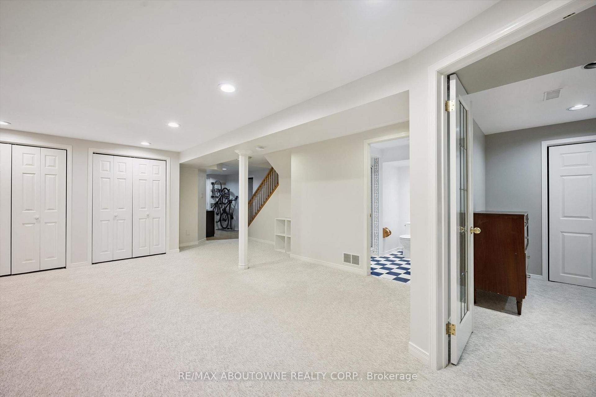 Photo 33 of 2086 Sprucedale Drive, Oakville, River Oaks — HOMEH