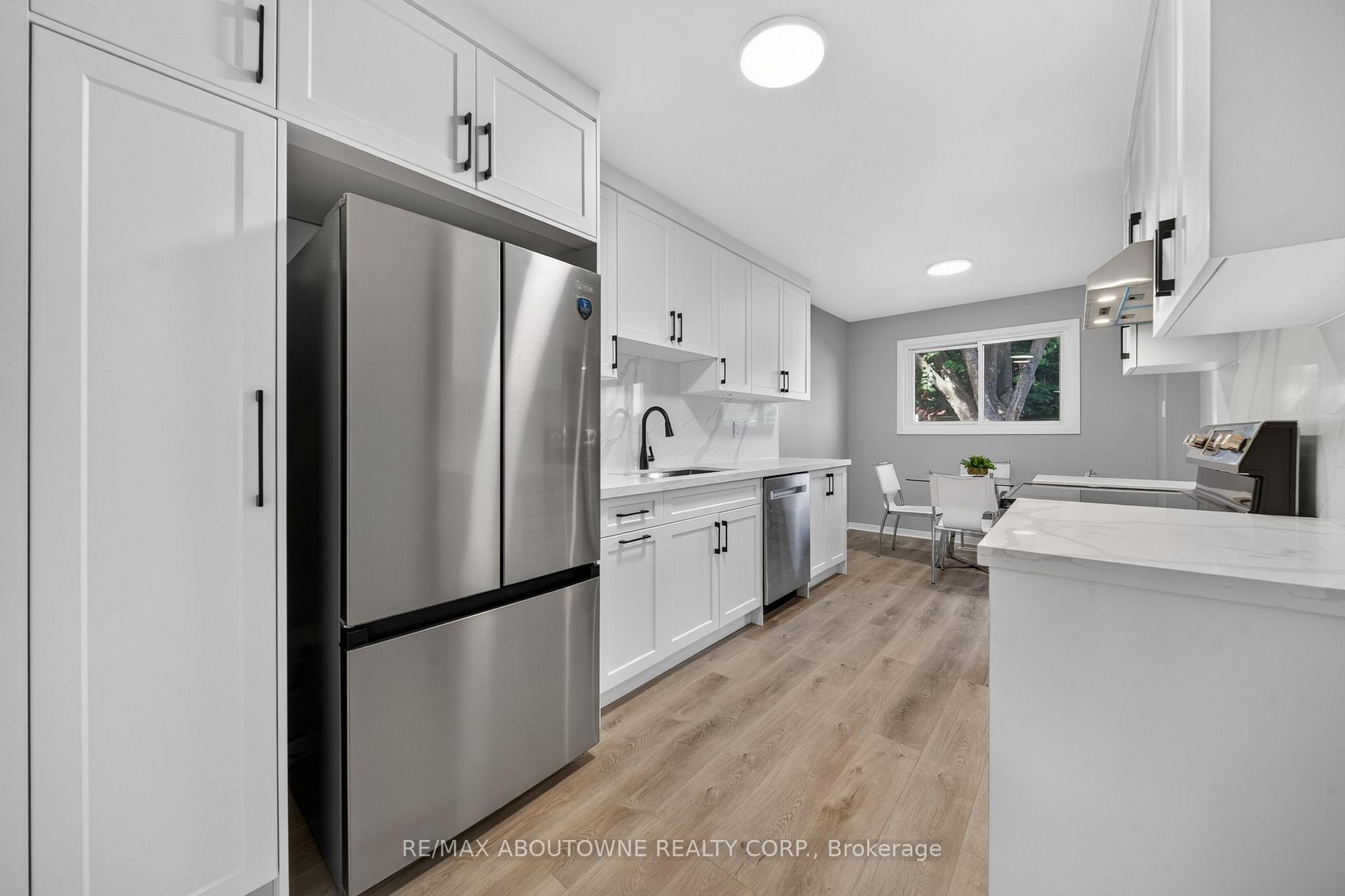 Photo 9 of 4353 Sawmill Valley Drive, Mississauga, Erin Mills — HOMEH