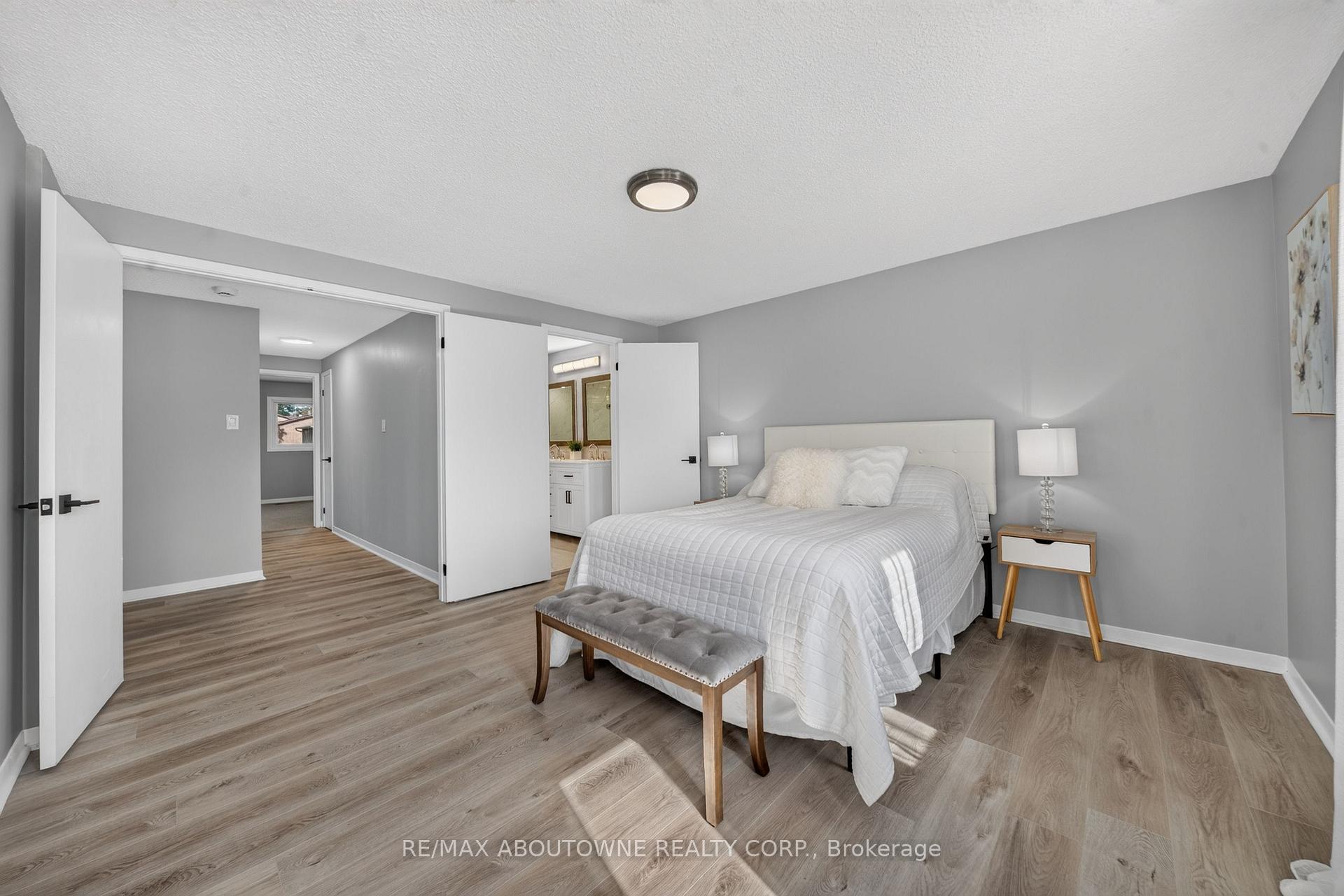 Photo 31 of 4353 Sawmill Valley Drive, Mississauga, Erin Mills — HOMEH